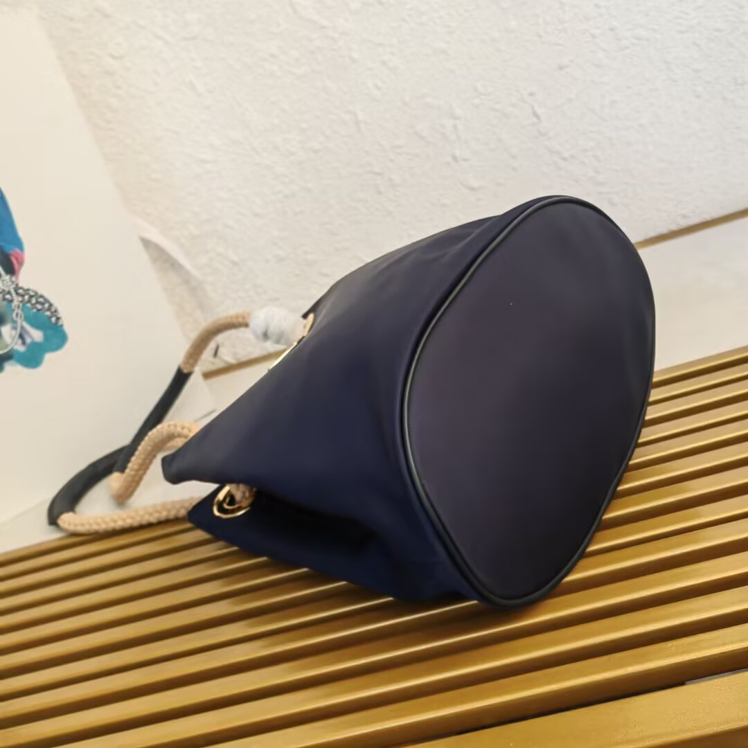 Bagsaaa Pra*a Mariner Re-Nylon small bucket bag 1BE082 navy blue - 28cm