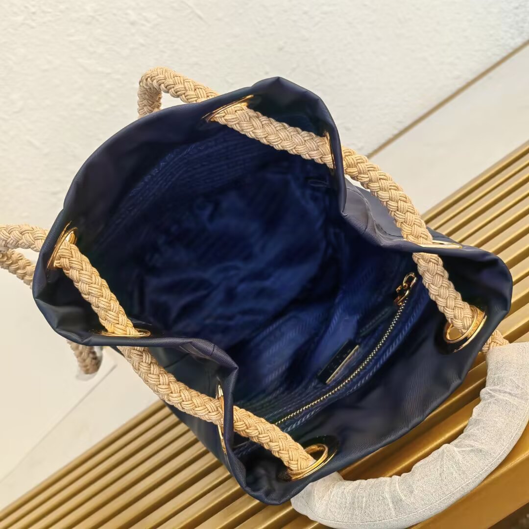 Bagsaaa Pra*a Mariner Re-Nylon small bucket bag 1BE082 navy blue - 28cm
