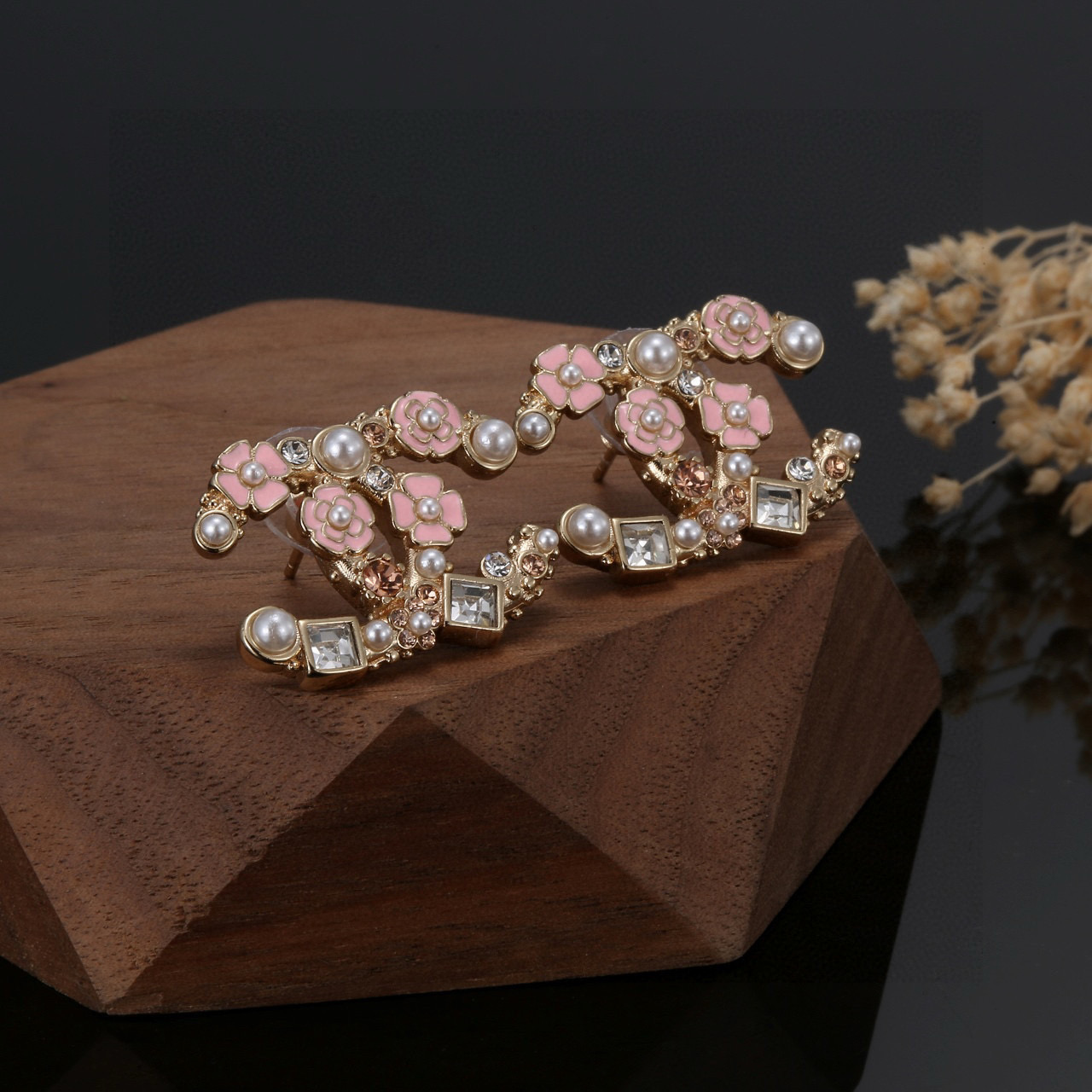 Bagsaaa Ch**el Earrings 13