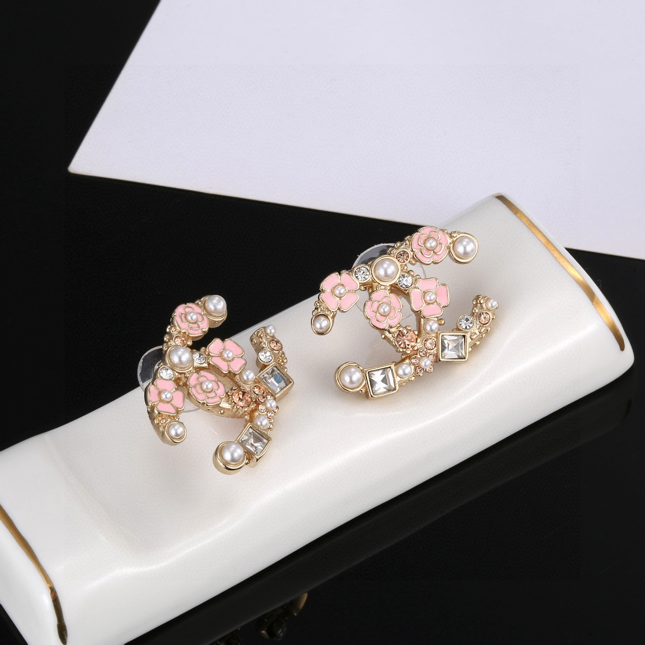 Bagsaaa Ch**el Earrings 13