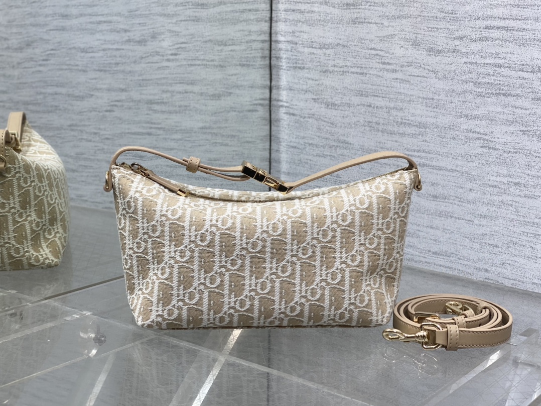 Bagsaaa Medium D10rTravel Nomad Pouch Natural D10r Oblique Jacquard - 22cm