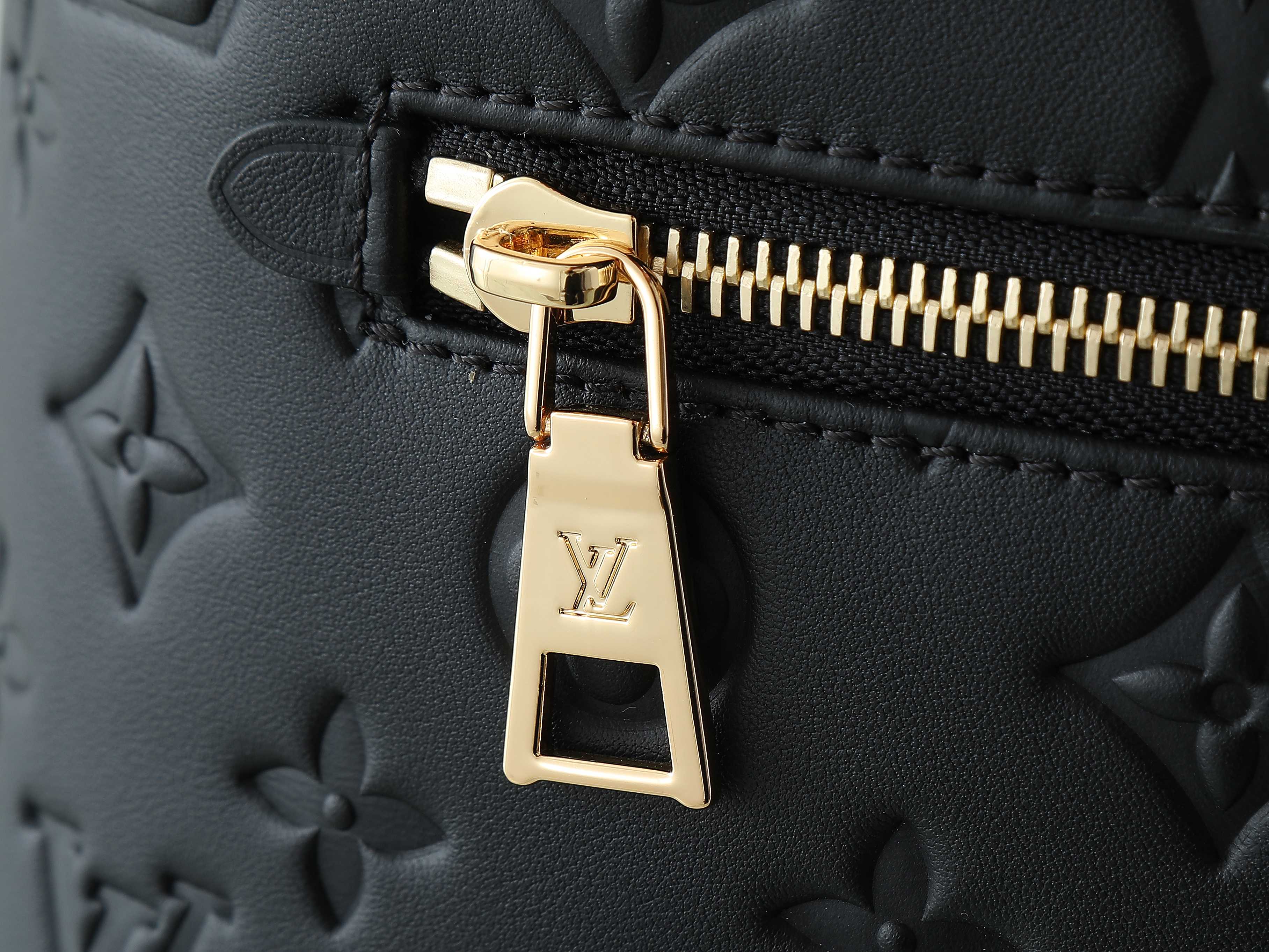 Bagsaaa LV M13357 Coussin Backpack PM Black - 26cm