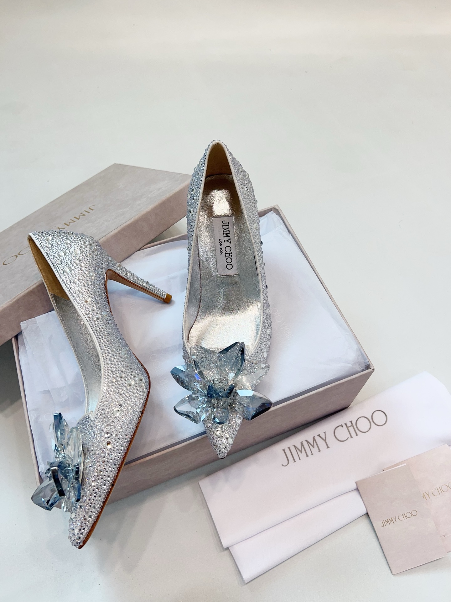 Bagsaaa J1m*y Ch00 Alia Crystal Covered Pointy Toe Pumps
