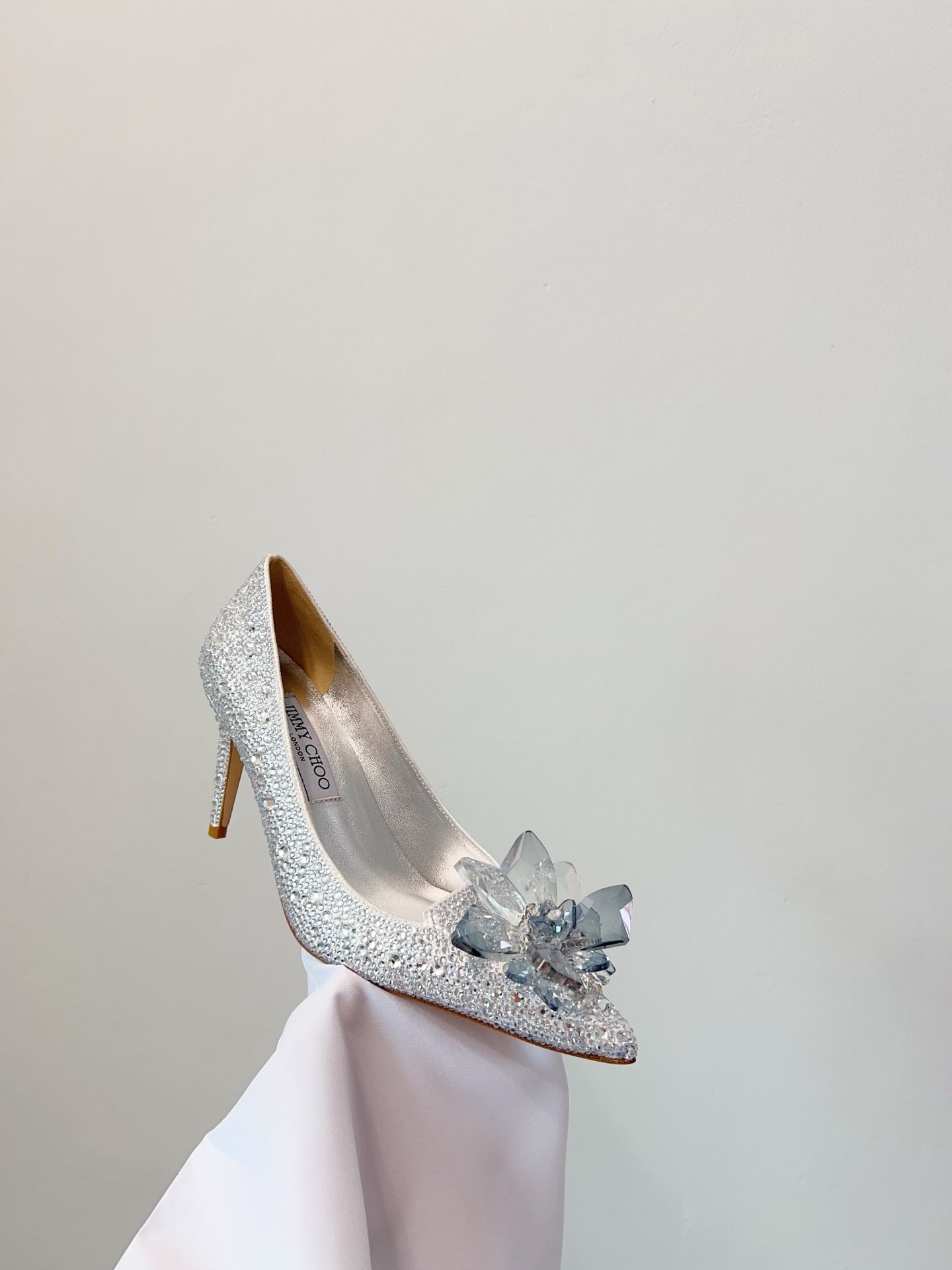 Bagsaaa J1m*y Ch00 Alia Crystal Covered Pointy Toe Pumps