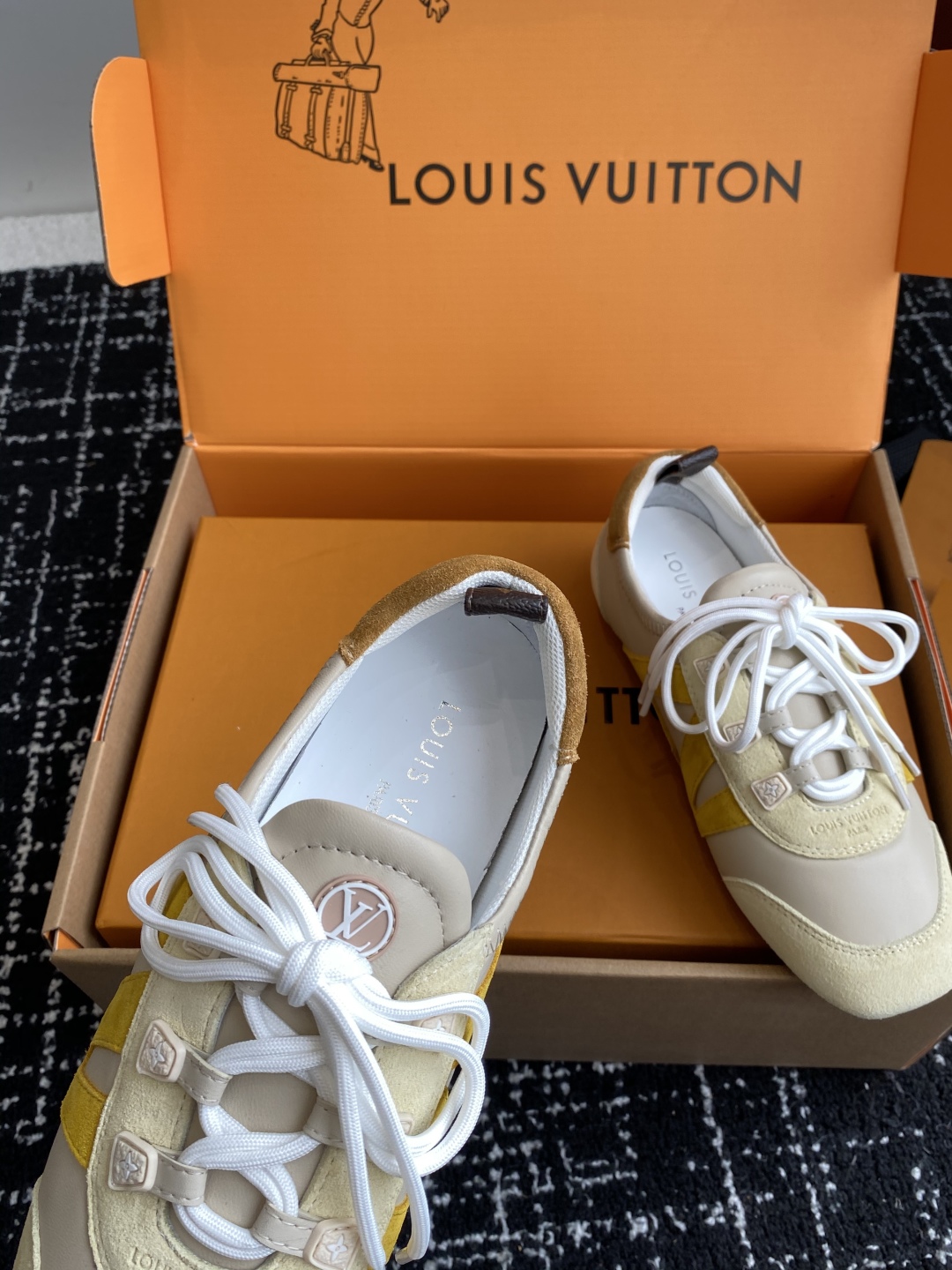 Bagsaaa LV Sneakerina Light Beige
