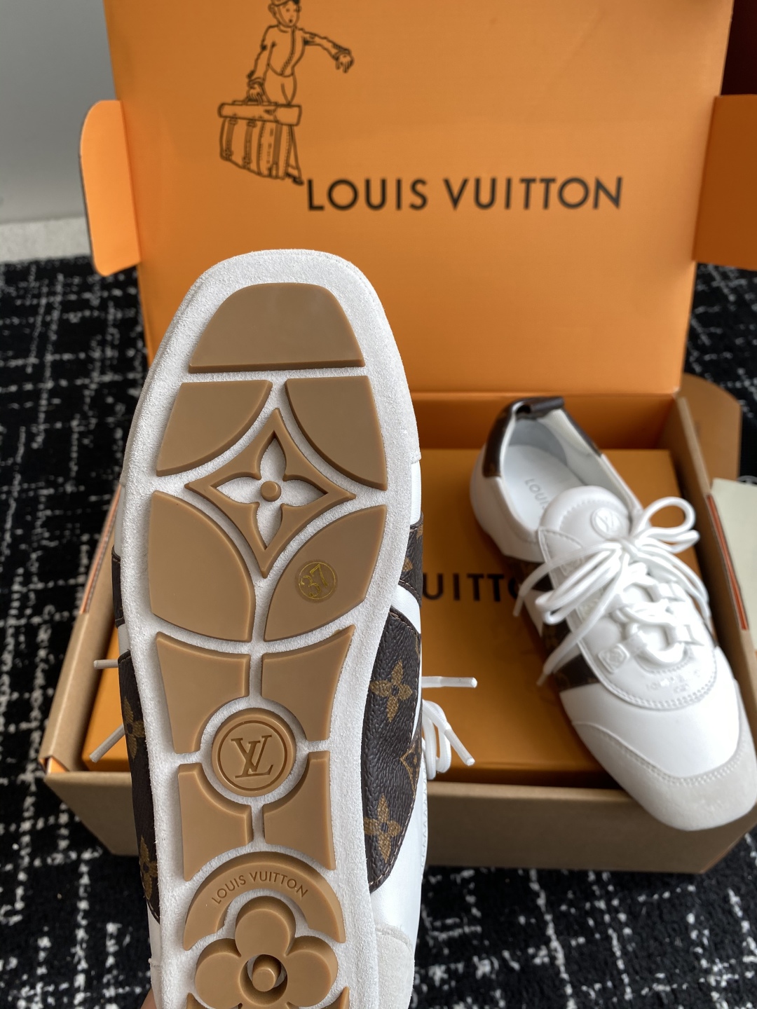 Bagsaaa LV Sneakerina White