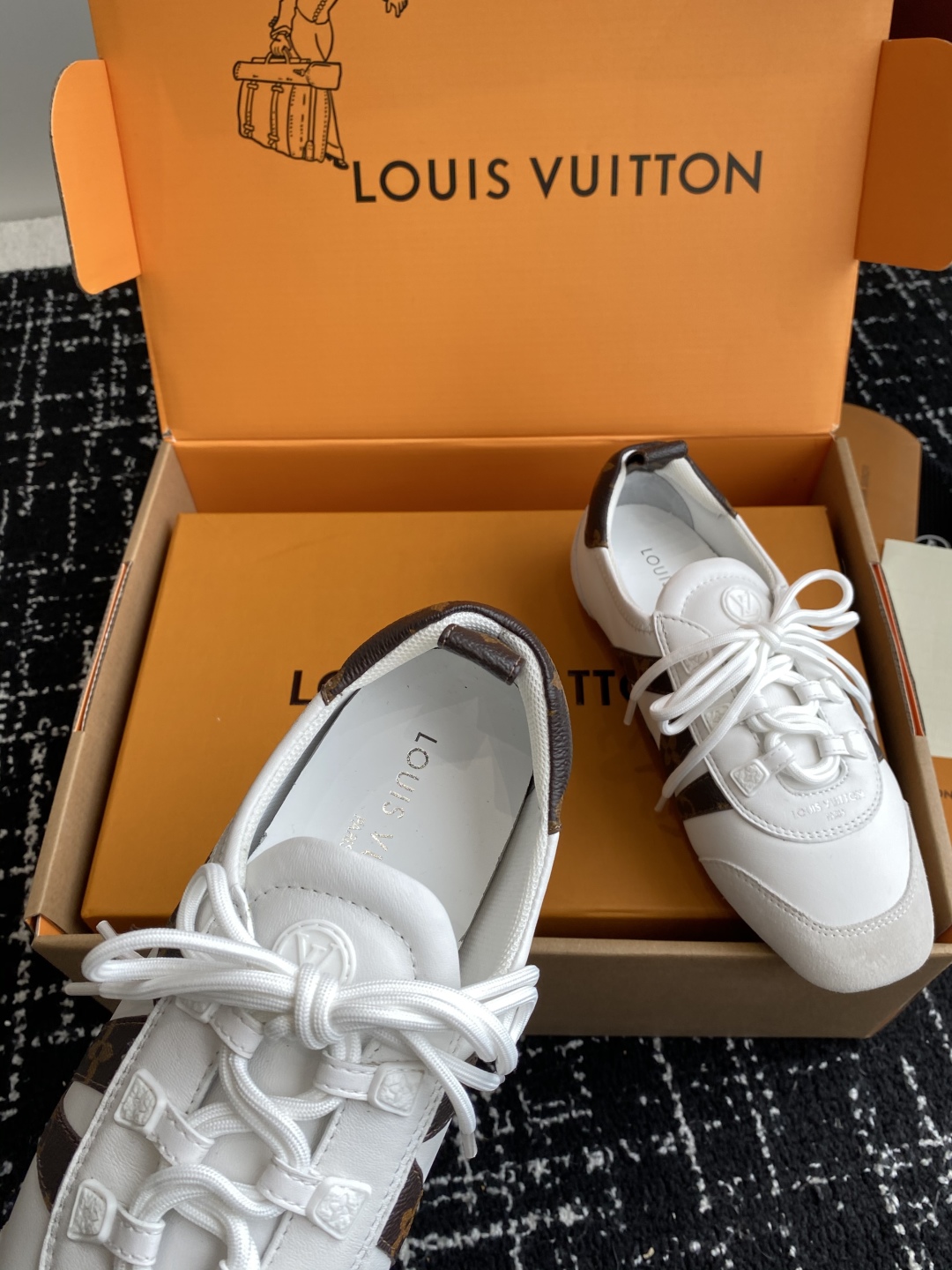 Bagsaaa LV Sneakerina White