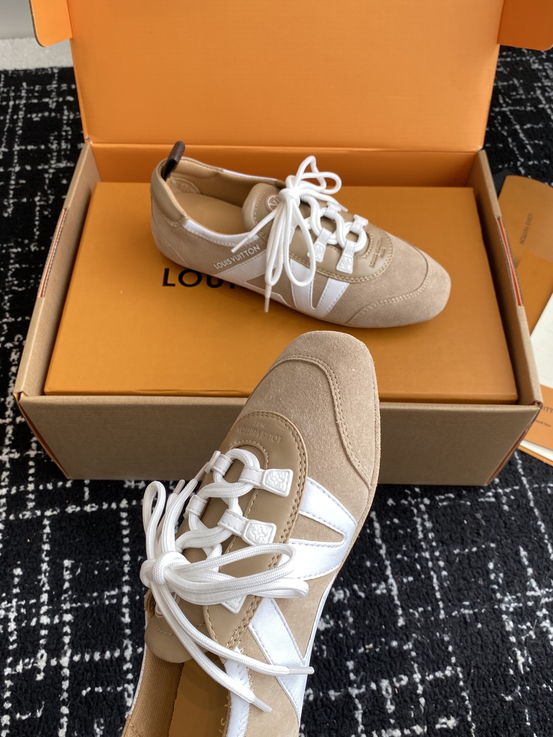Bagsaaa LV Sneakerina Hazelnut Brown