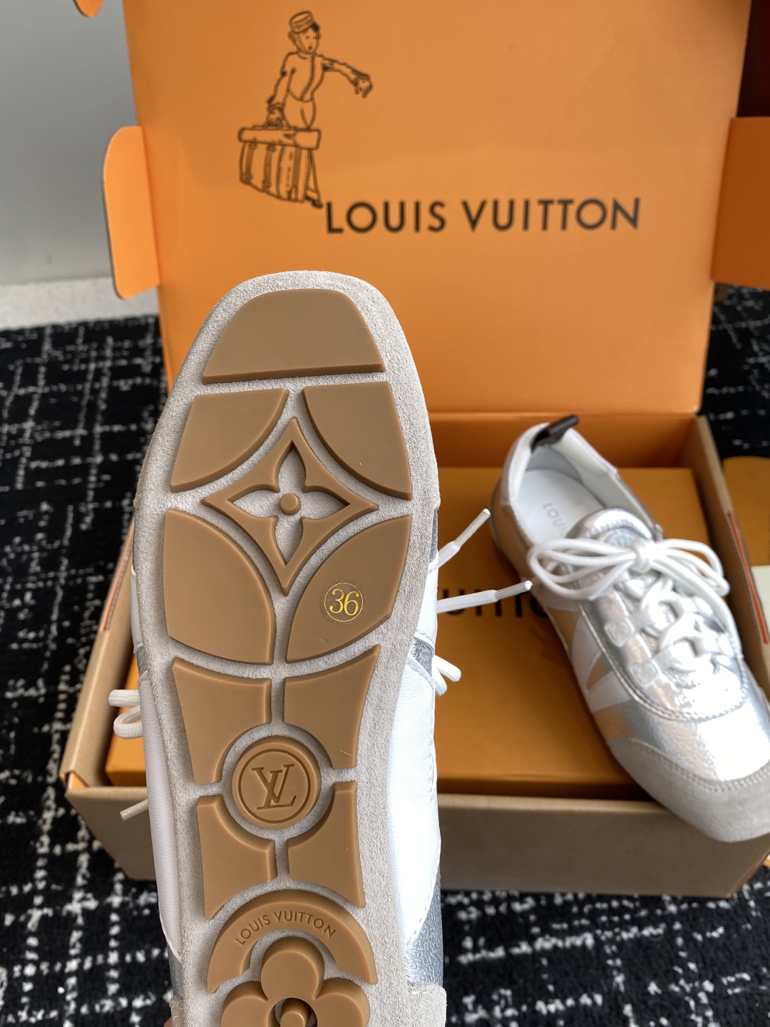 Bagsaaa LV Sneakerina Silver