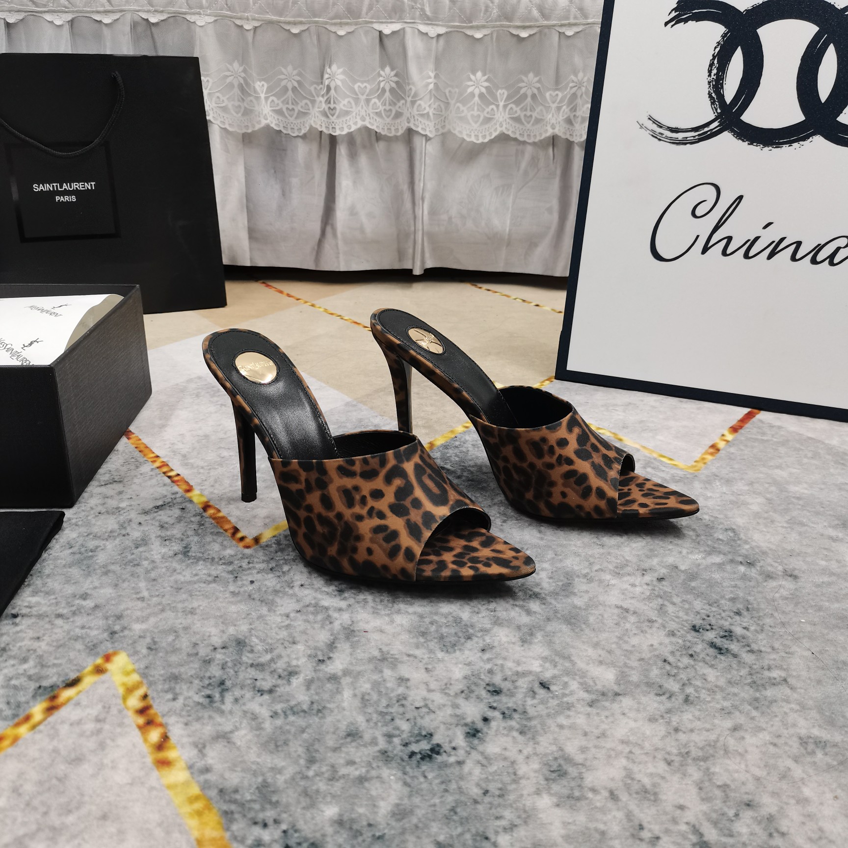 Bagsaaa Y51 Sa1nt Lau*nt Goldie 110mm leopard-print mules 