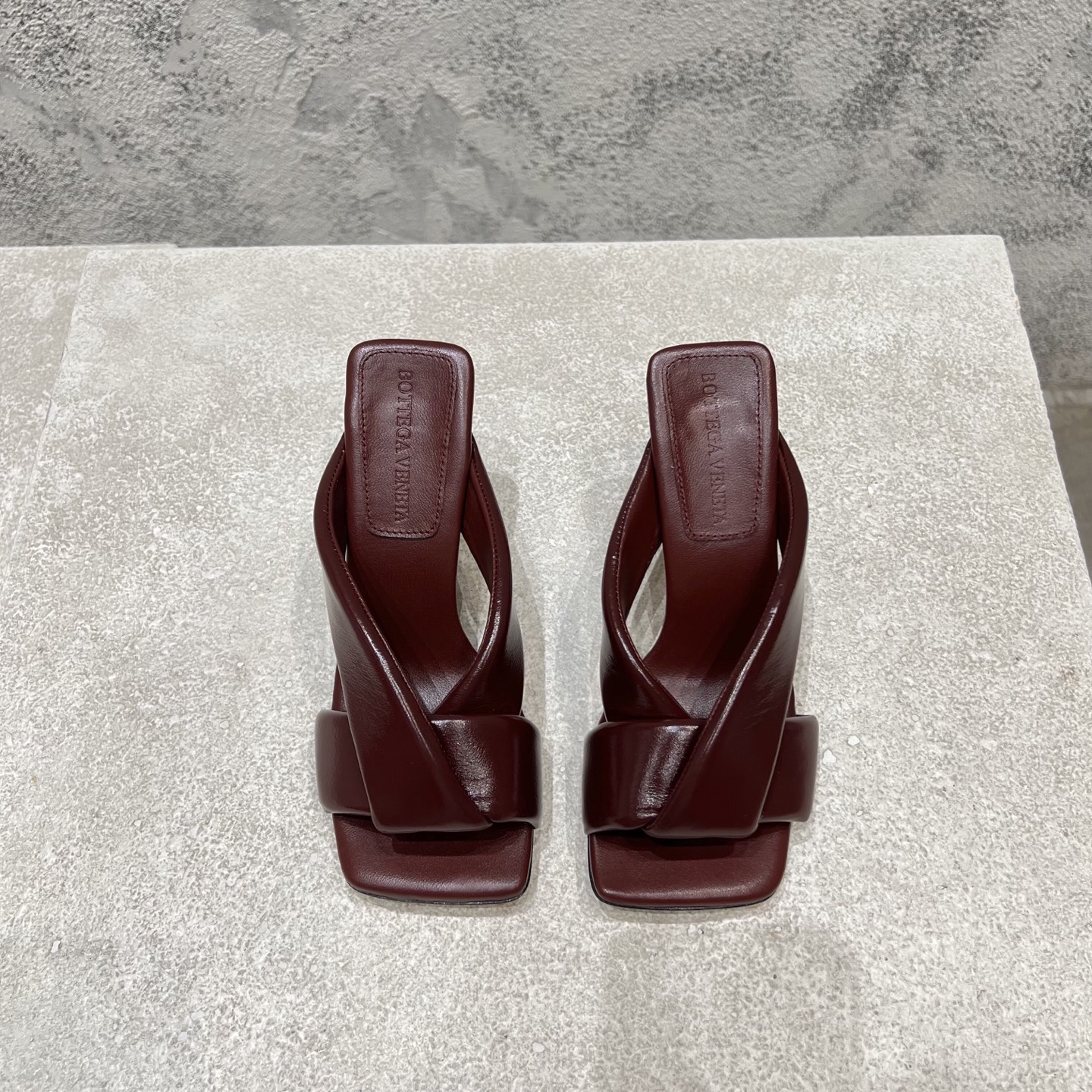 Bagsaaa B0tt*ga Ven*ta Riva Mule 827612 dark red