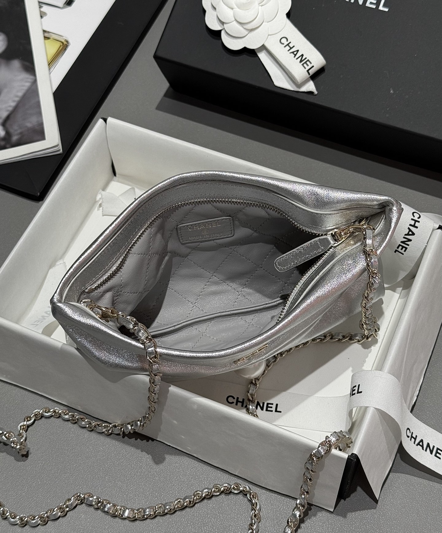 Bagsaaa Ch**el Clutch With Chain AP4613 Silver - 24cm