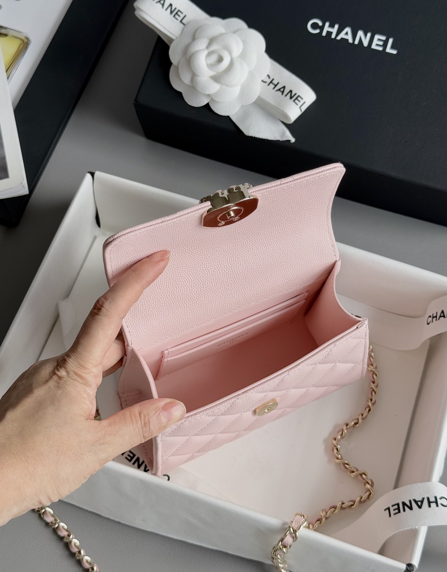 Bagsaaa Ch**el Clutch With Chain AP3237 Light Pink Grained - 15cm