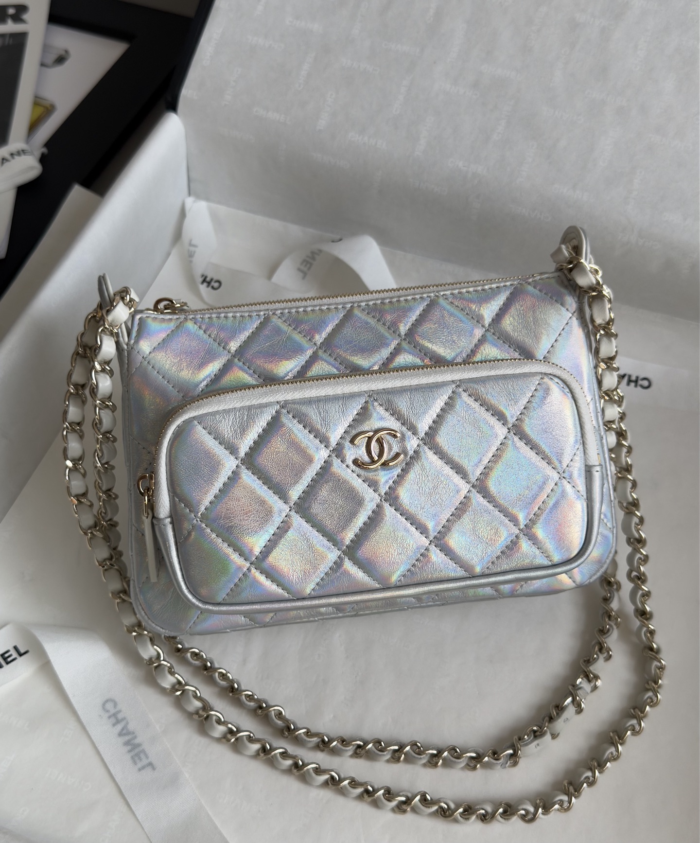 Bagsaaa Ch**el Clutch With Chain Iridescent Metallic Lambskin AP4349 - 21cm