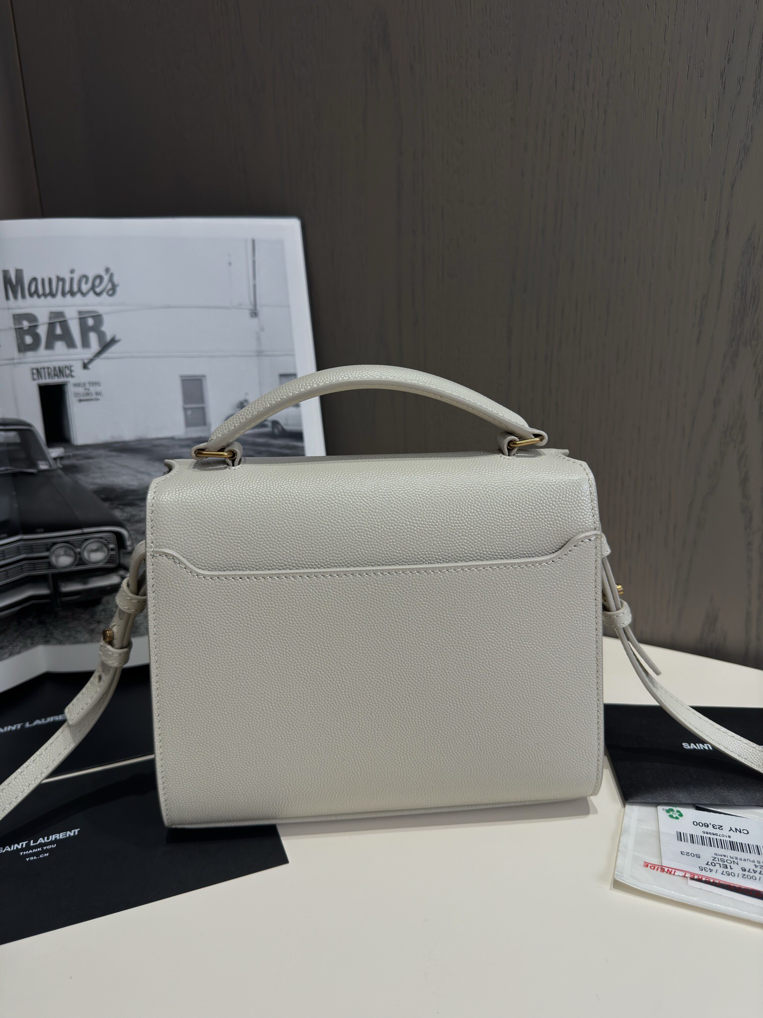 Bagsaaa Y51 cassandra mini top handle bag in grain de poudre embossed leather 623930 white - 20cm