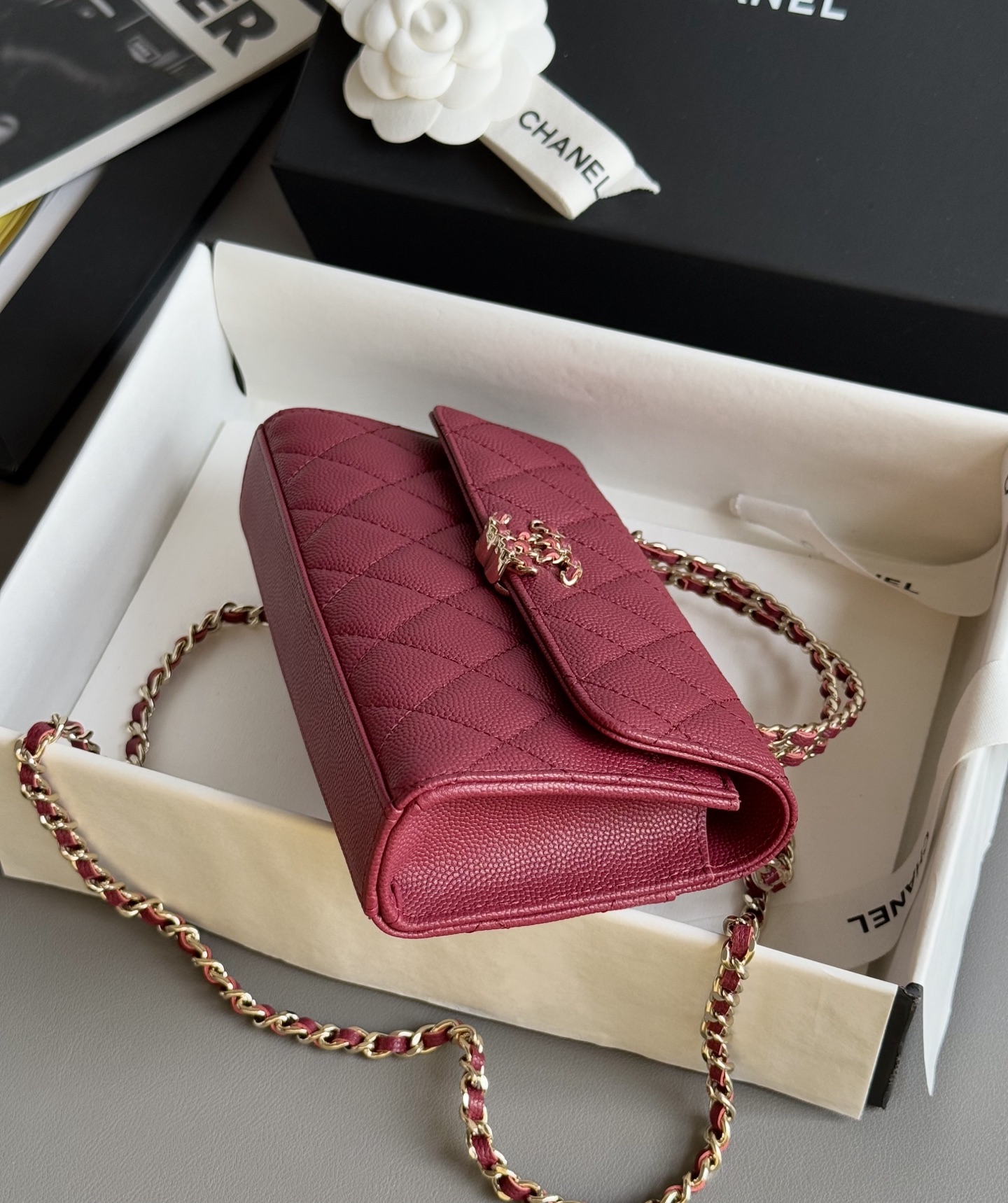 Bagsaaa Ch**el Phone Holder with Chain AP3238 Red - 18cm