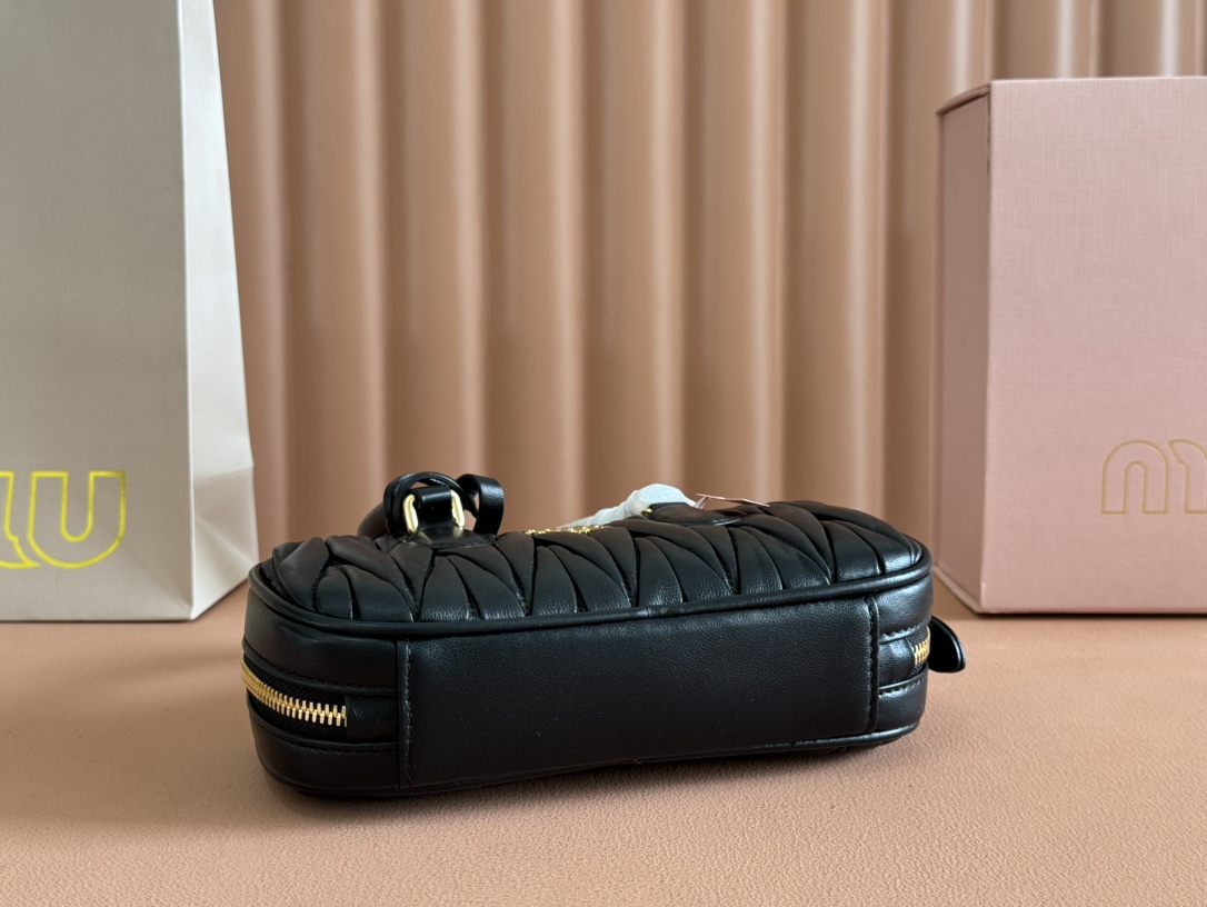 Bagsaaa Miu Miu Arcadie matelassé nappa leather mini-bag 5BP088 black - 19cm