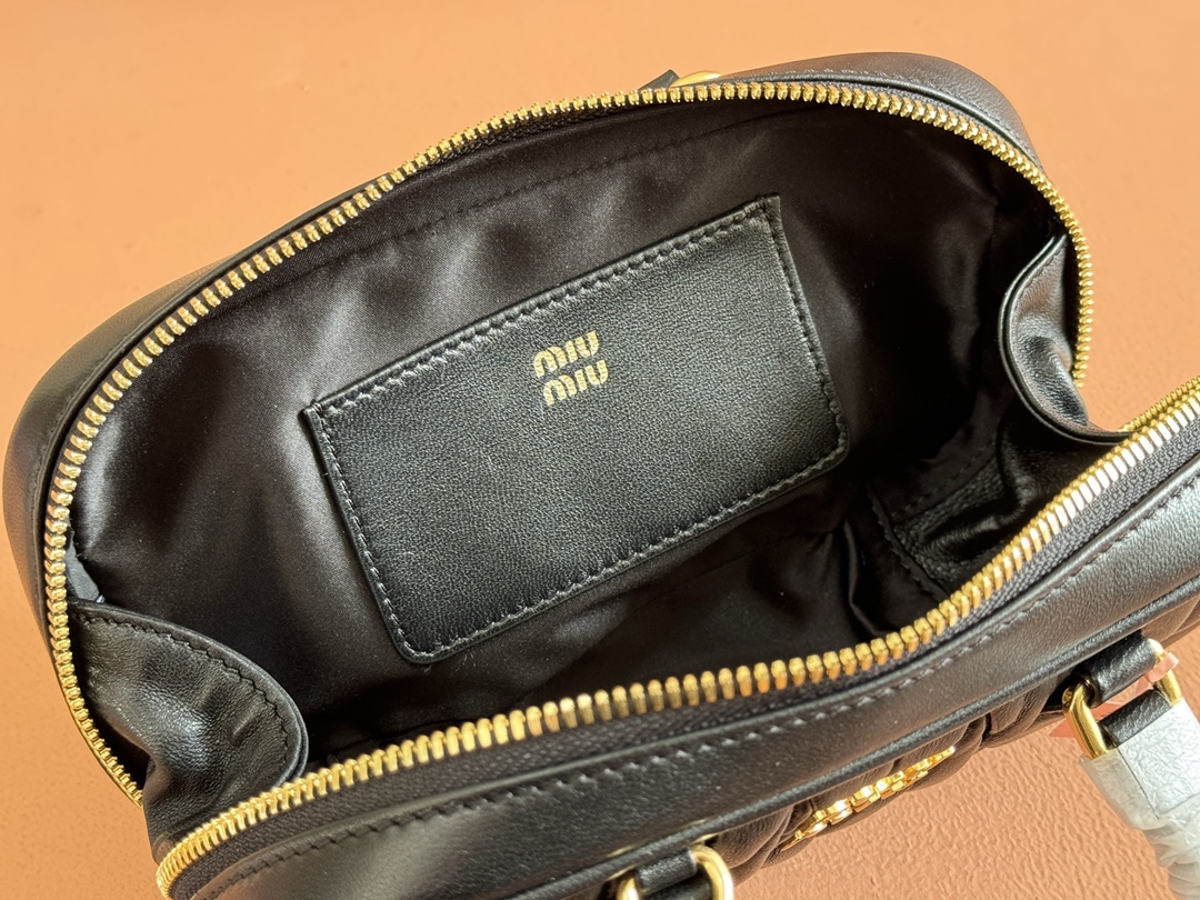 Bagsaaa Miu Miu Arcadie matelassé nappa leather mini-bag 5BP088 black - 19cm