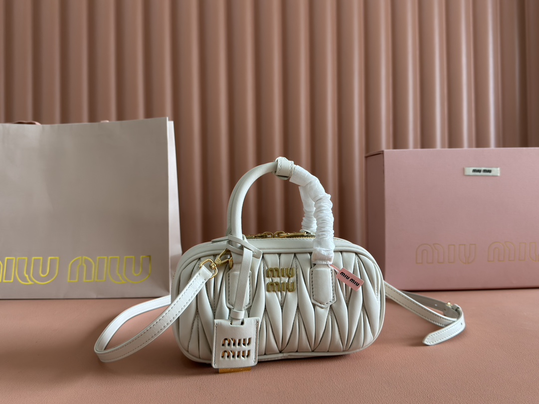 Bagsaaa Miu Miu Arcadie matelassé nappa leather mini-bag 5BP088 white - 19cm