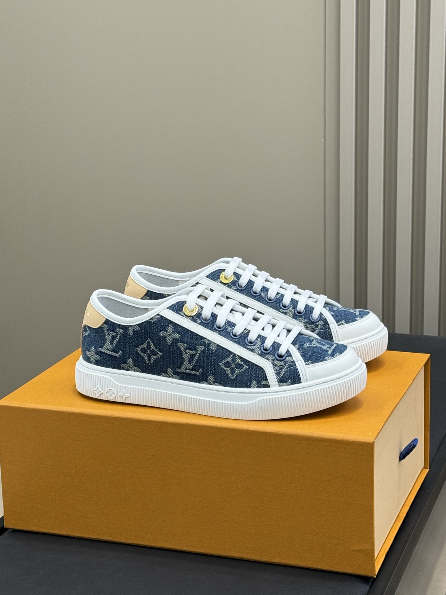 Bagsaaa LV Lagoon Sneaker Blue Monogram denim