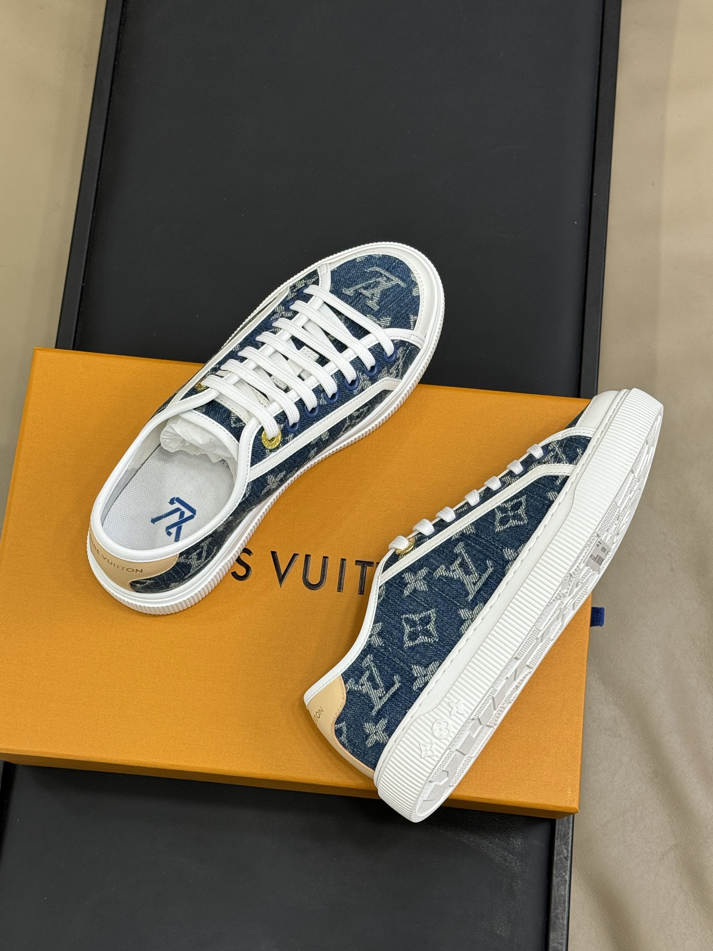 Bagsaaa LV Lagoon Sneaker Blue Monogram denim