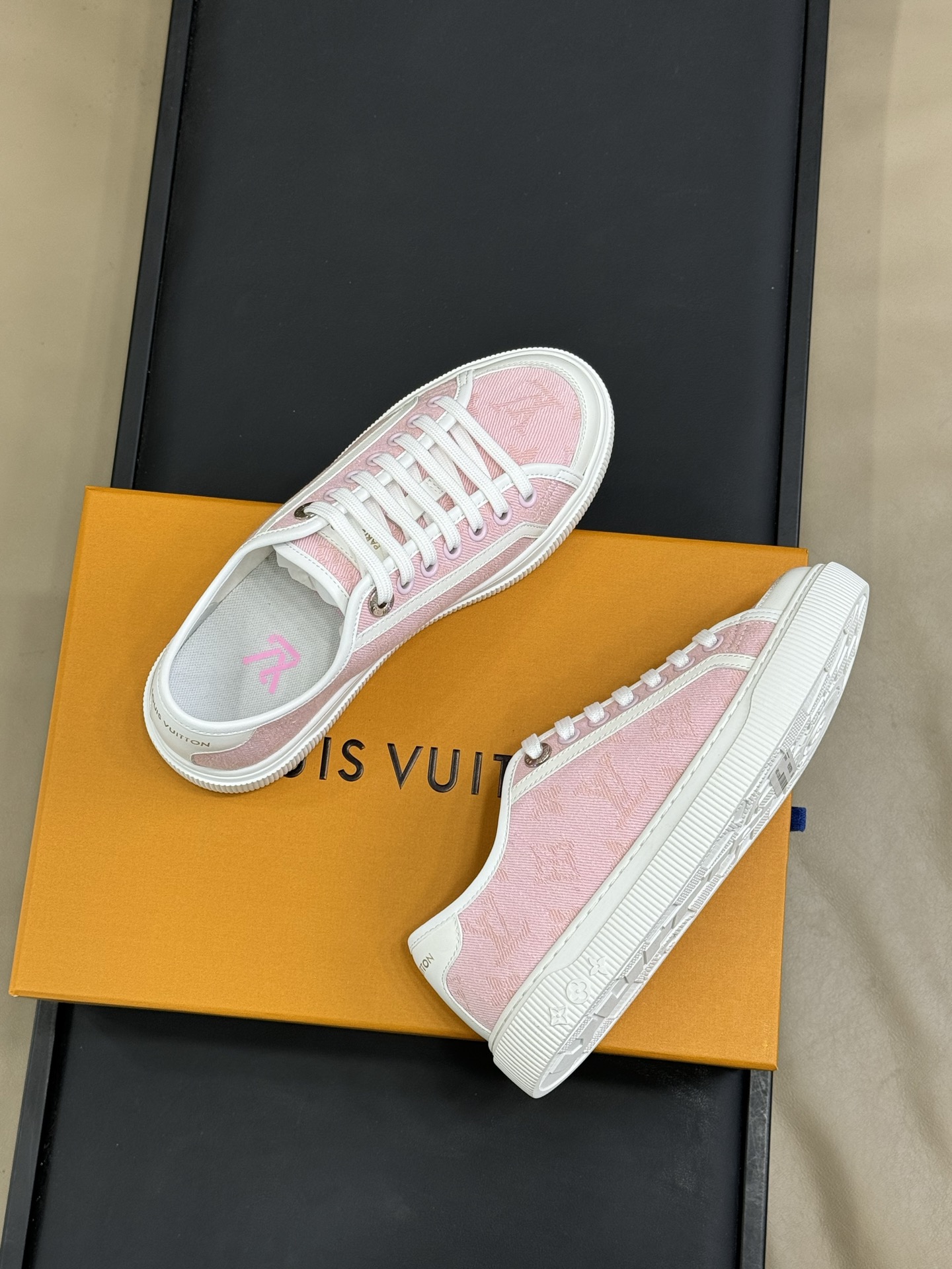 Bagsaaa LV Lagoon Sneaker Pink Monogram denim