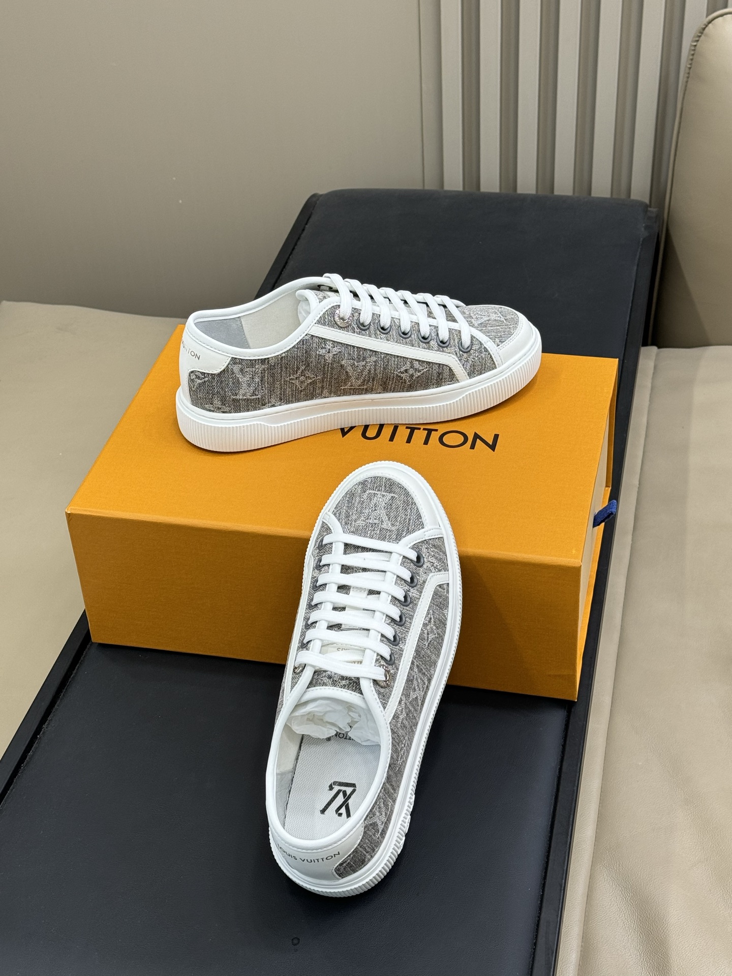 Bagsaaa LV Lagoon Sneaker Gray Monogram denim