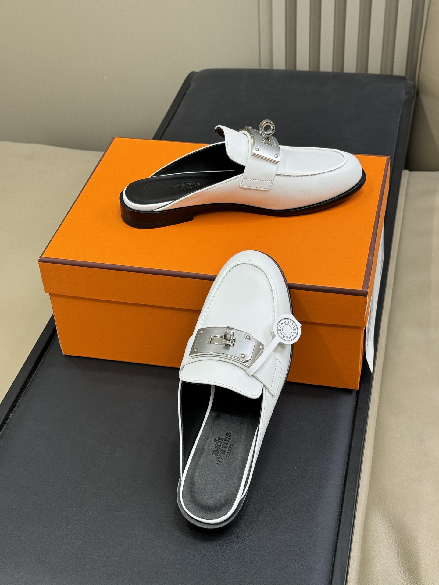 Bagsaaa H**me5 Iota mule white