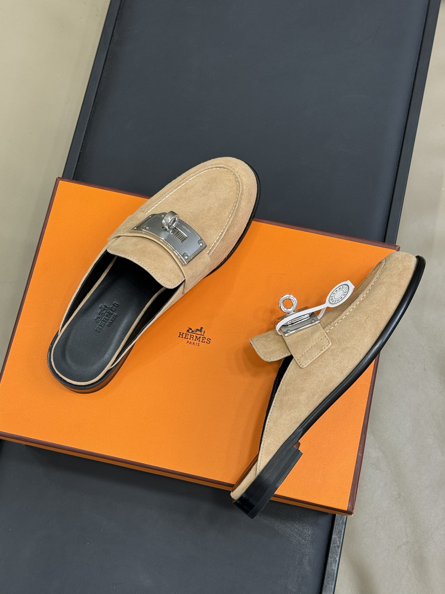 Bagsaaa H**me5 Iota mule beige suede