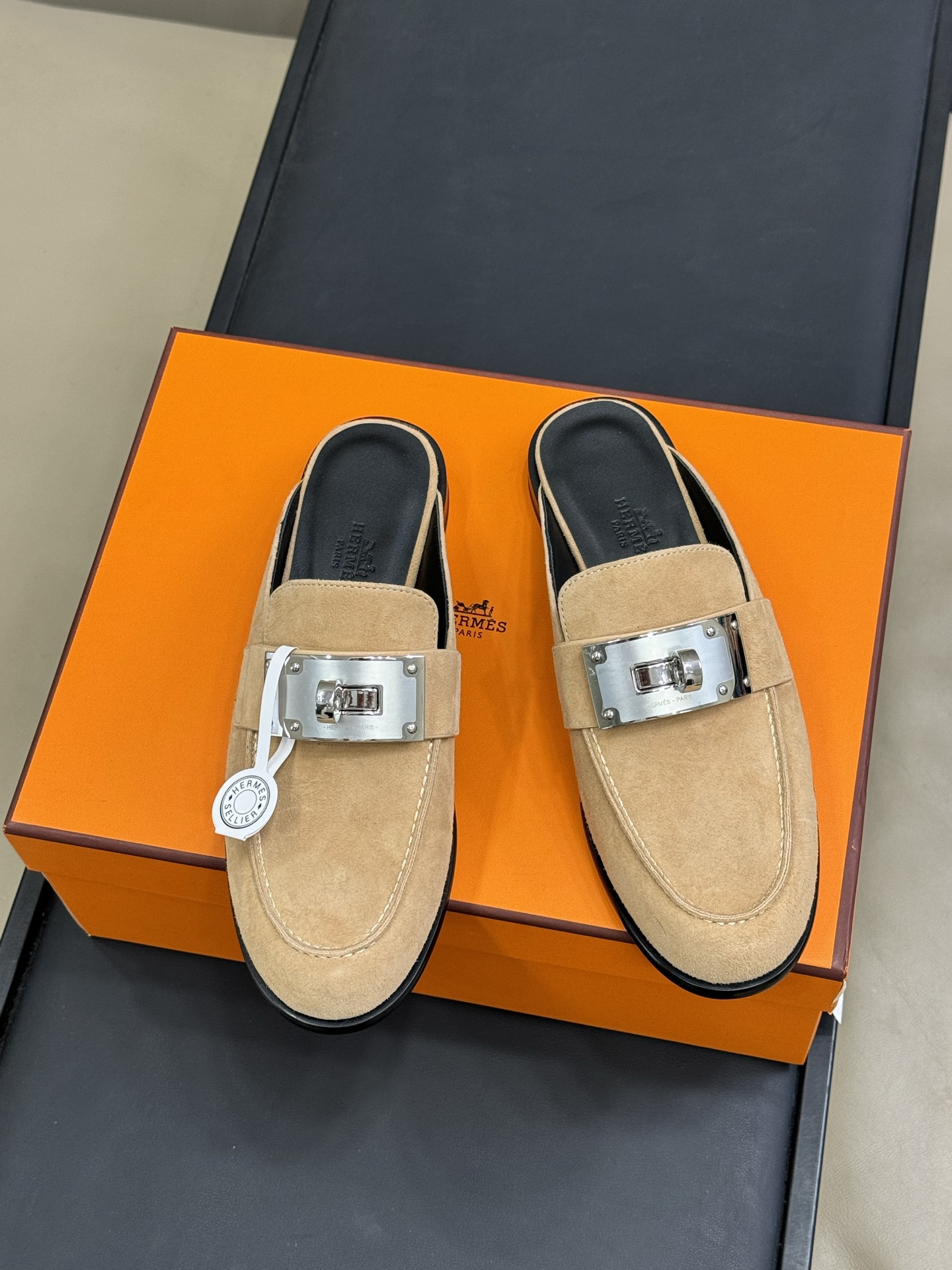 Bagsaaa H**me5 Iota mule beige suede