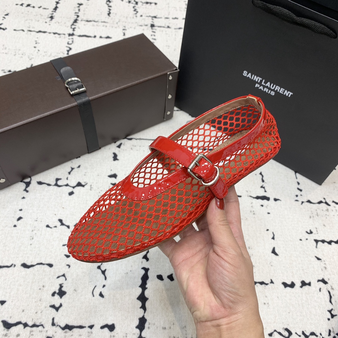 Bagsaaa Alaïa Ballet Flats In Fishnet Red