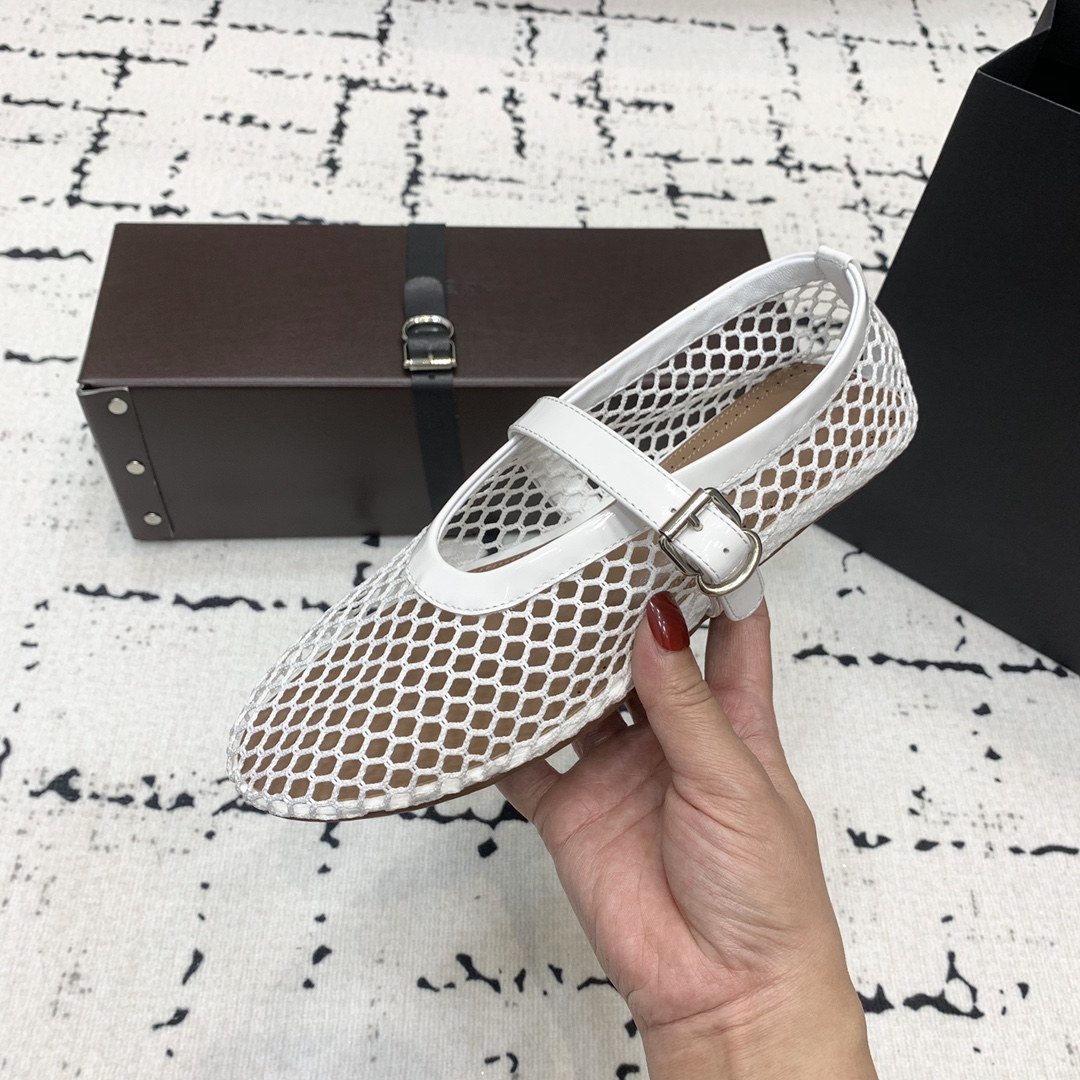 Bagsaaa Alaïa Ballet Flats In Fishnet White