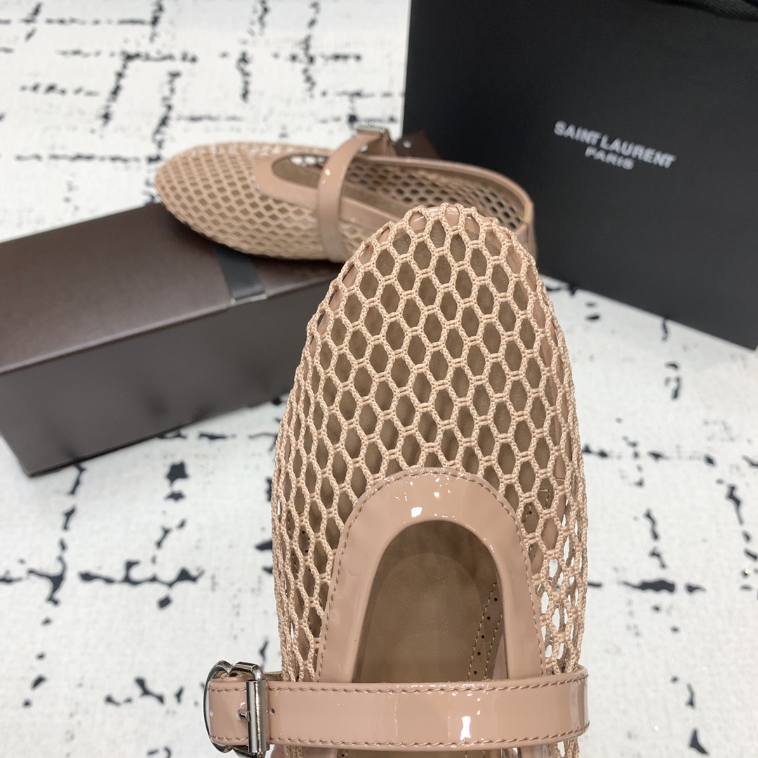 Bagsaaa Alaïa Ballet Flats In Fishnet Beige