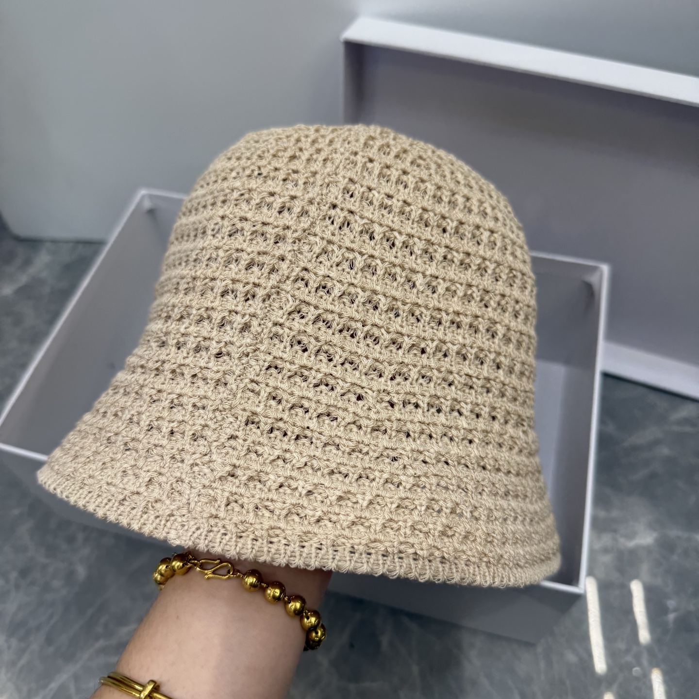 Bagsaaa Pra*a Hat 06