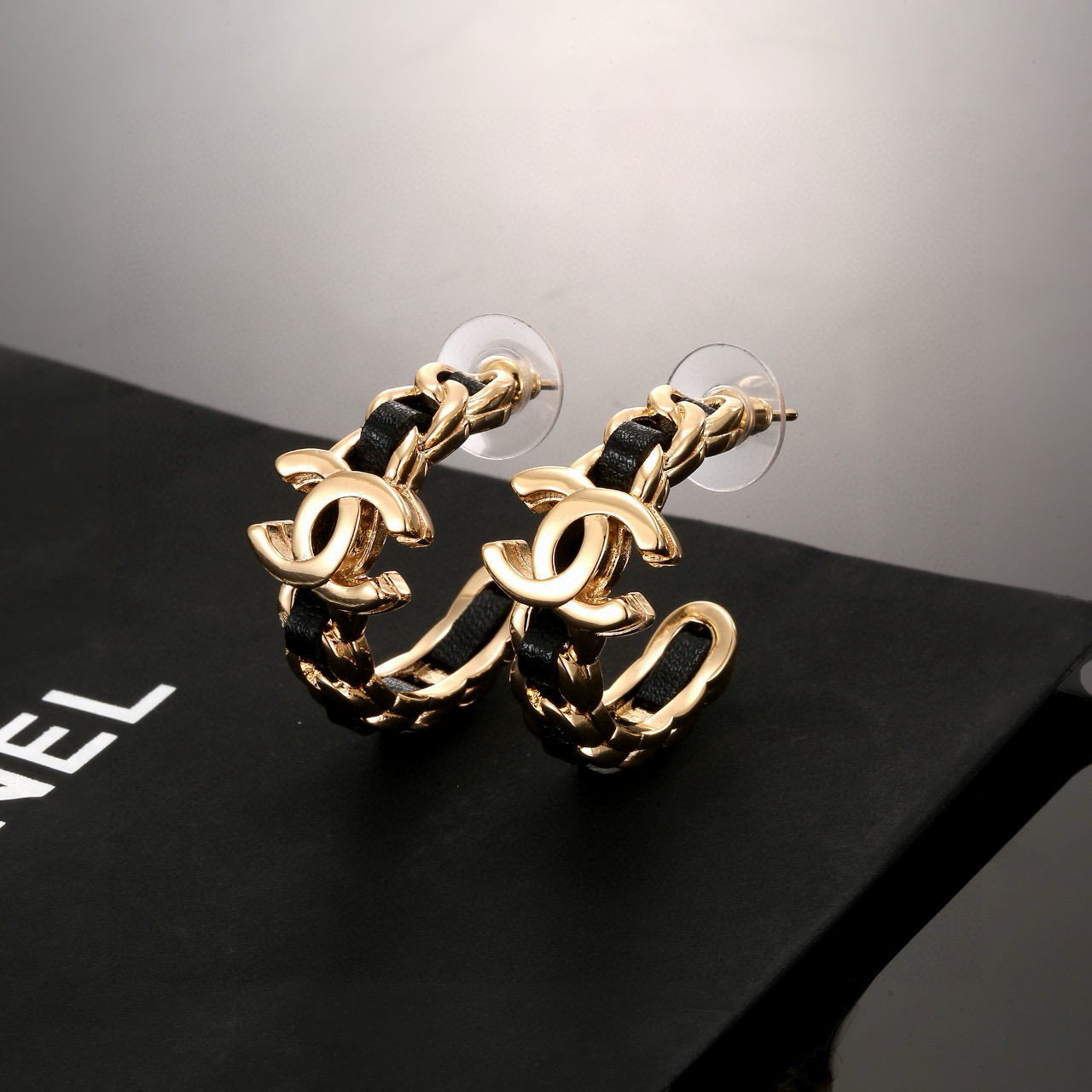 Bagsaaa Ch**el Earrings 16