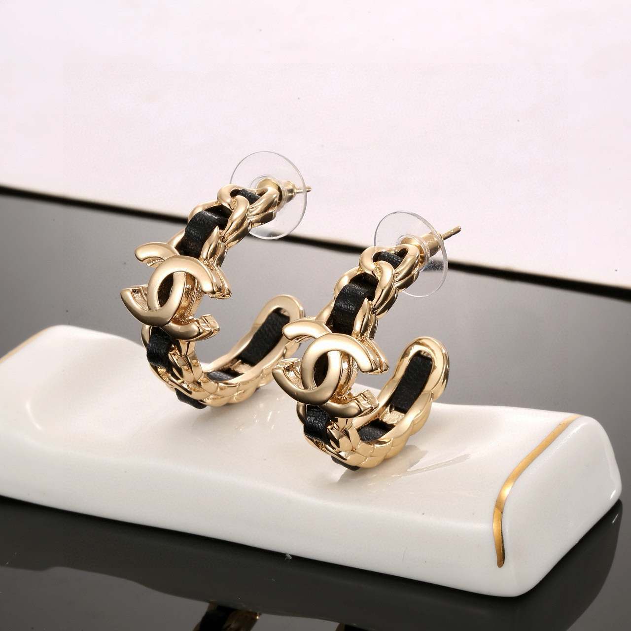 Bagsaaa Ch**el Earrings 16