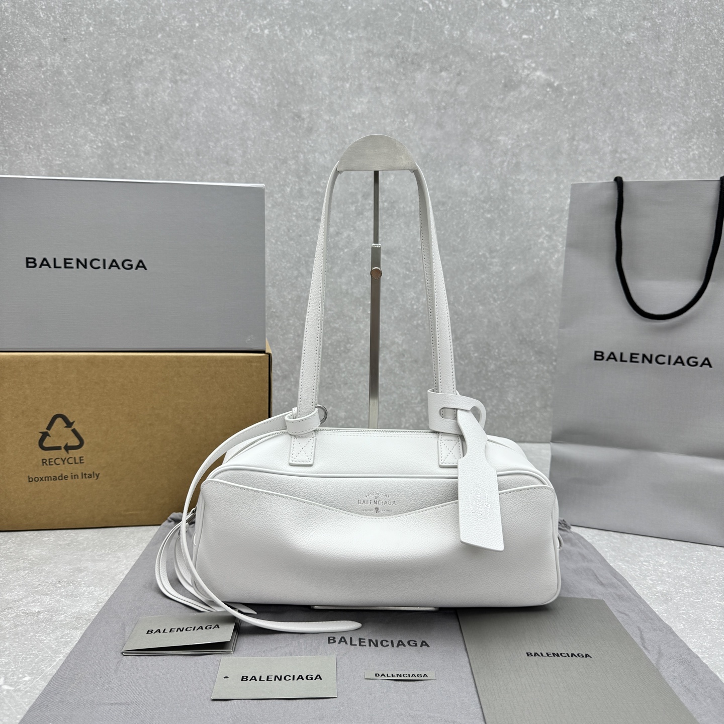Bagsaaa Ba1en*iaga Carrie Bowling Bag Small in white calfskin - 31cm