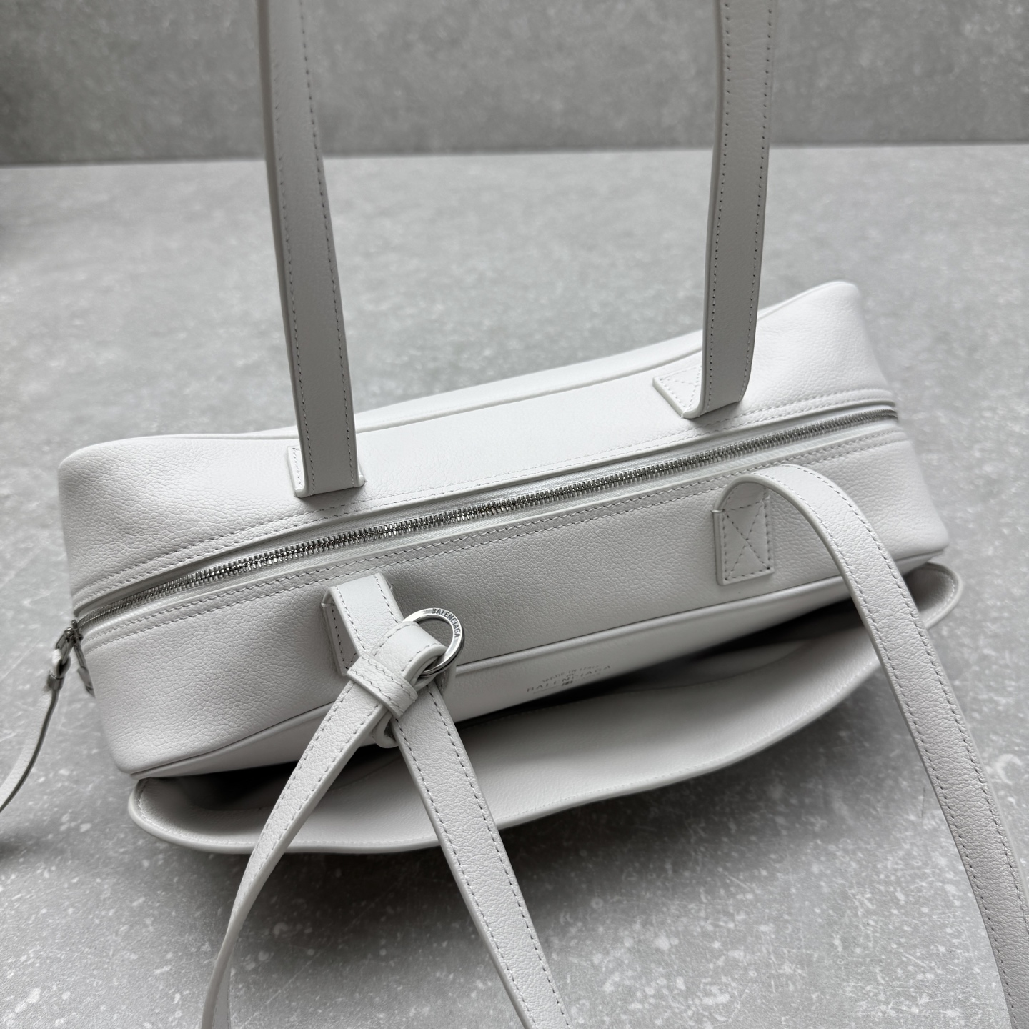 Bagsaaa Ba1en*iaga Carrie Bowling Bag Small in white calfskin - 31cm