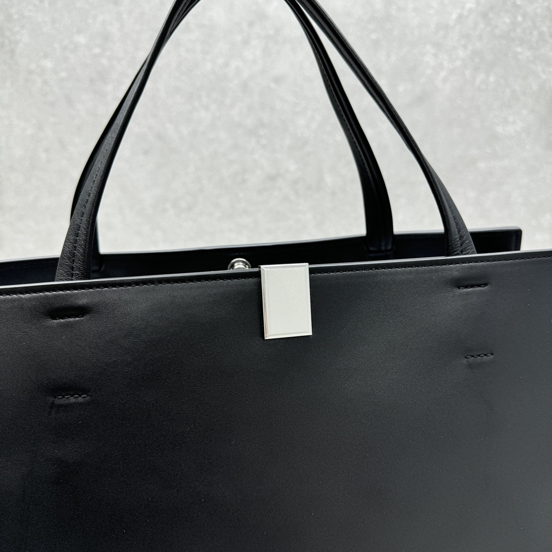 Bagsaaa Phoebe Philo in black leather - 40cm