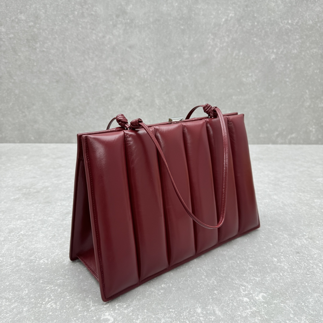 Bagsaaa Phoebe Philo Drive bag in lipstick red leather - 34cm