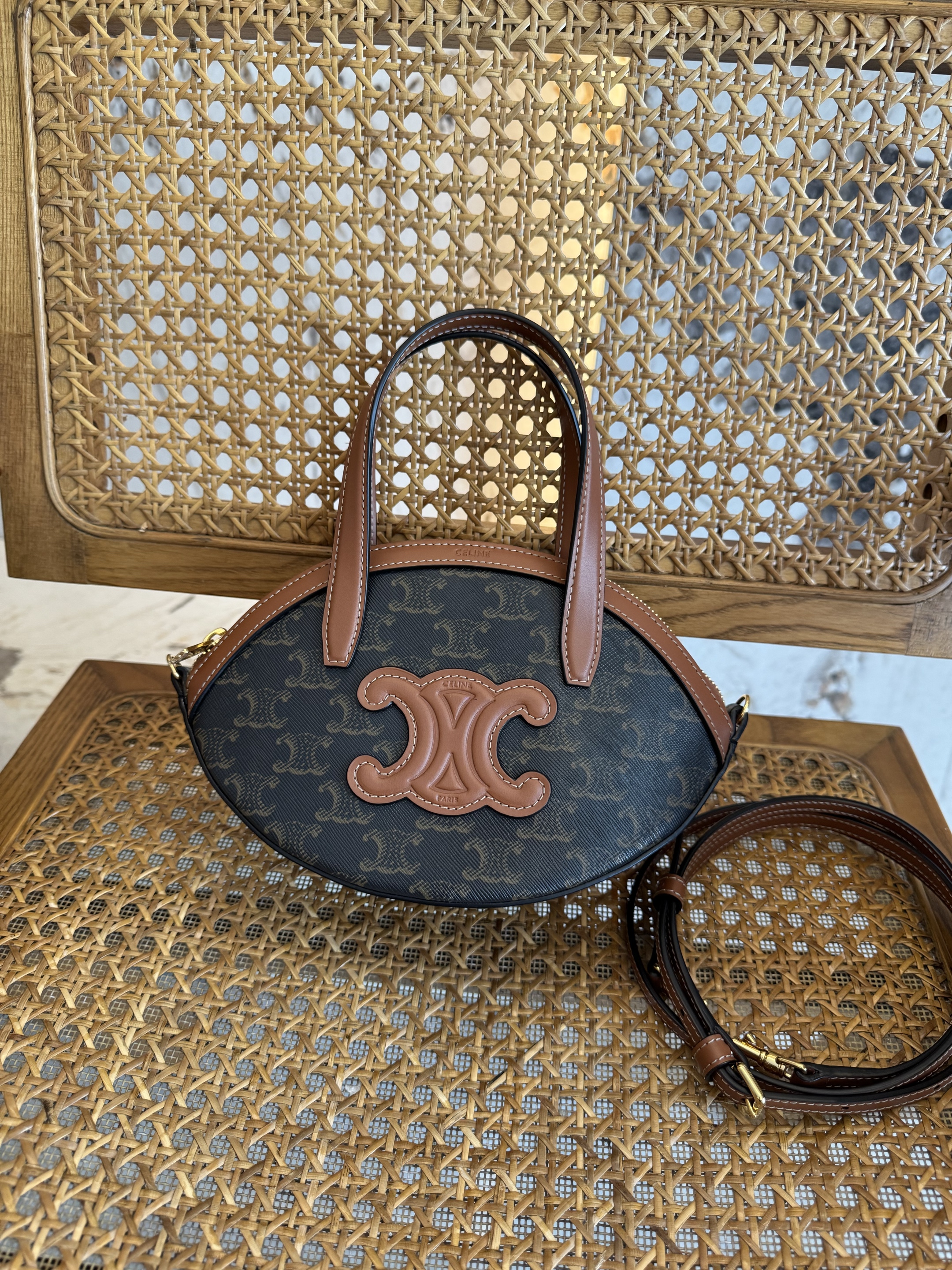 Bagsaaa Ce1i*e Oval Bag In Triomphe Canvas And Calfskin 122262 - 24cm