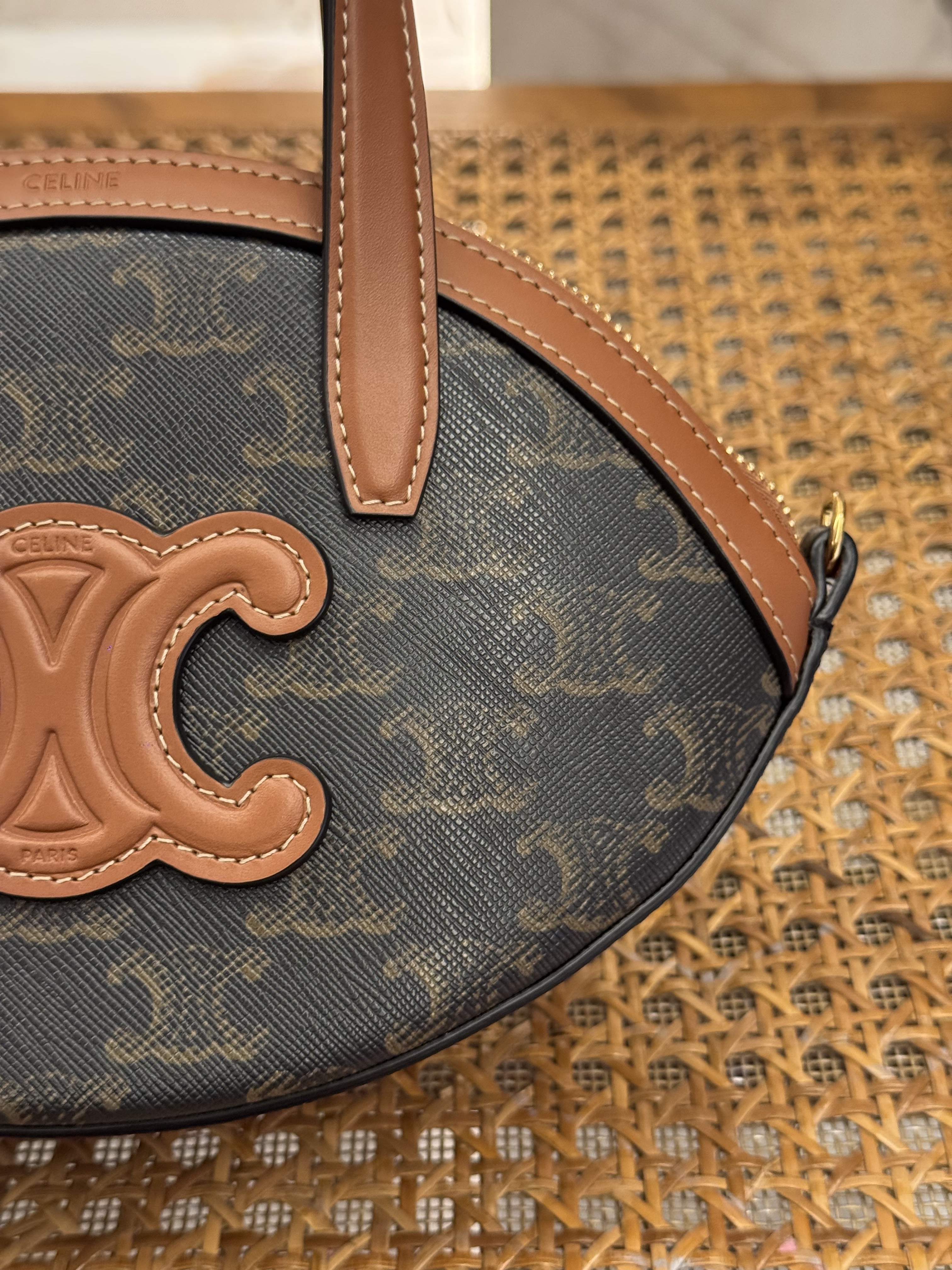 Bagsaaa Ce1i*e Oval Bag In Triomphe Canvas And Calfskin 122262 - 24cm