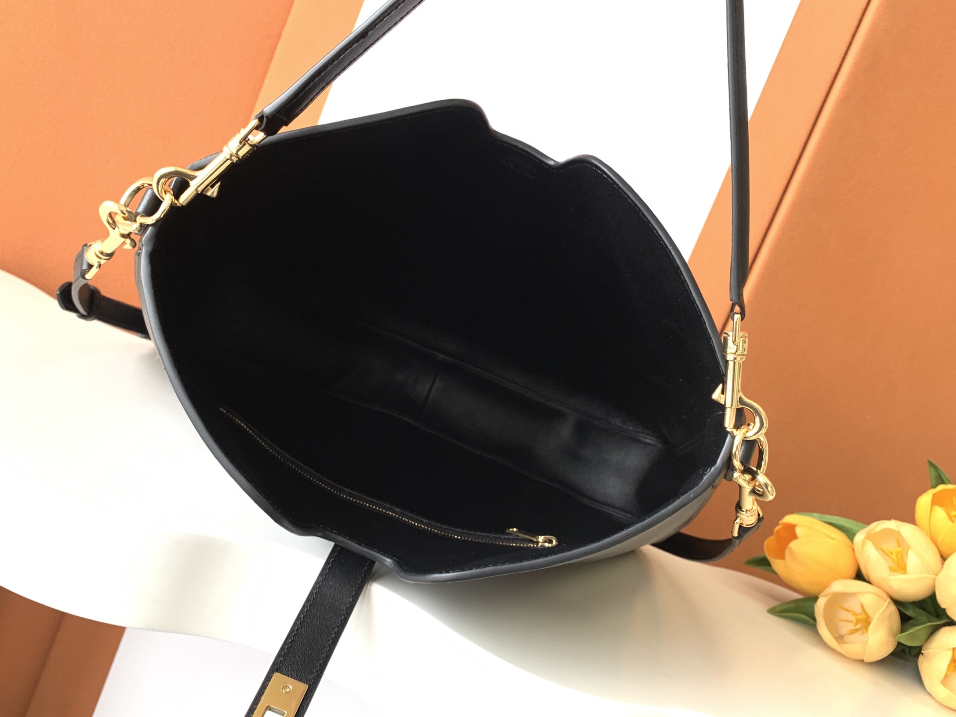 Bagsaaa Ce1i*e Medium Camille 16 Soft Bag In Smooth Calfskin 119563 Black - 36cm