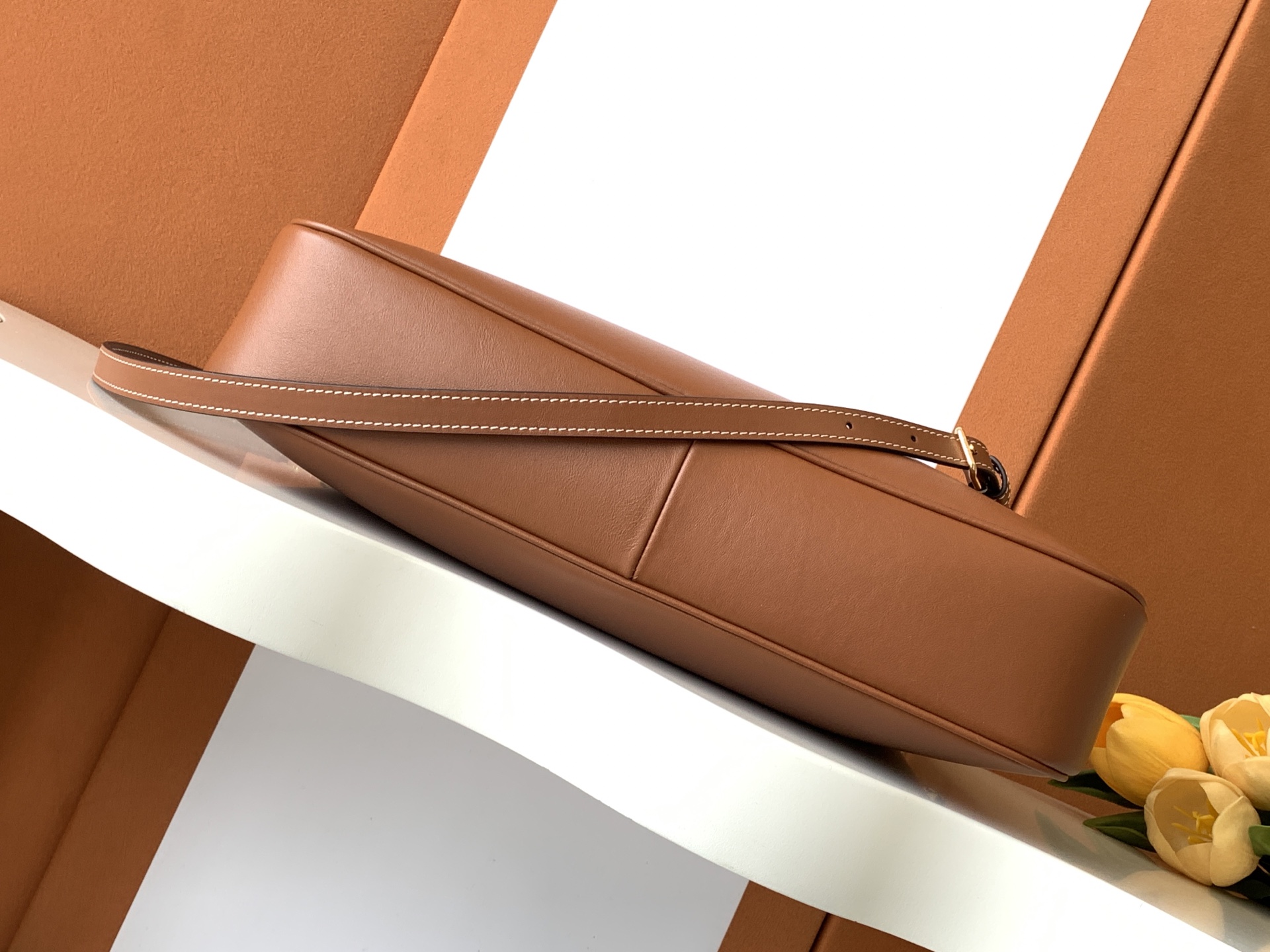 Bagsaaa Ce1i*e Medium Camille 16 Soft Bag In Smooth Calfskin 119563 Brown - 36cm