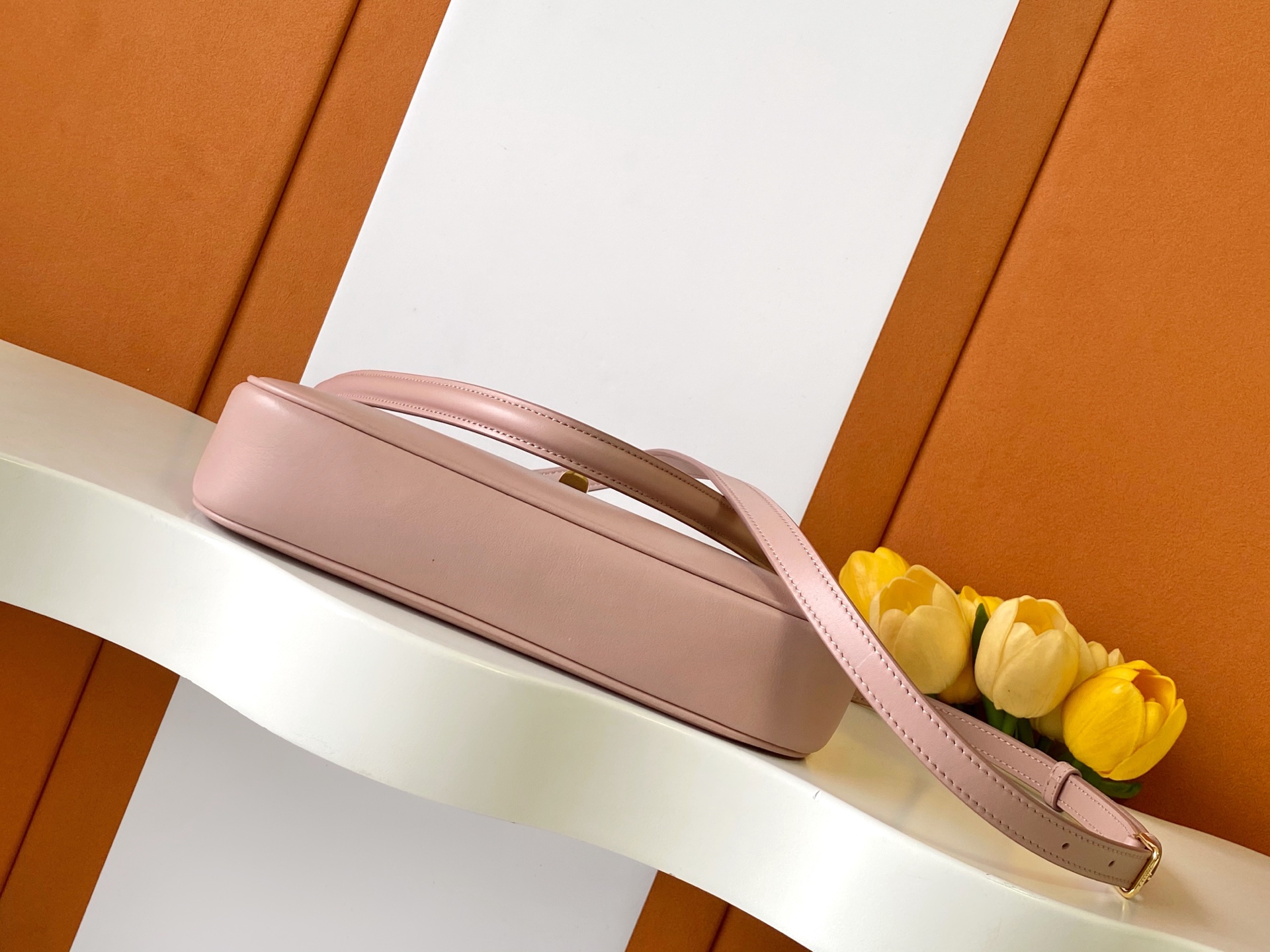 Bagsaaa Ce1i*e Small Camille 16 Soft Bag In Smooth Calfskin Soft Peach - 24.5cm