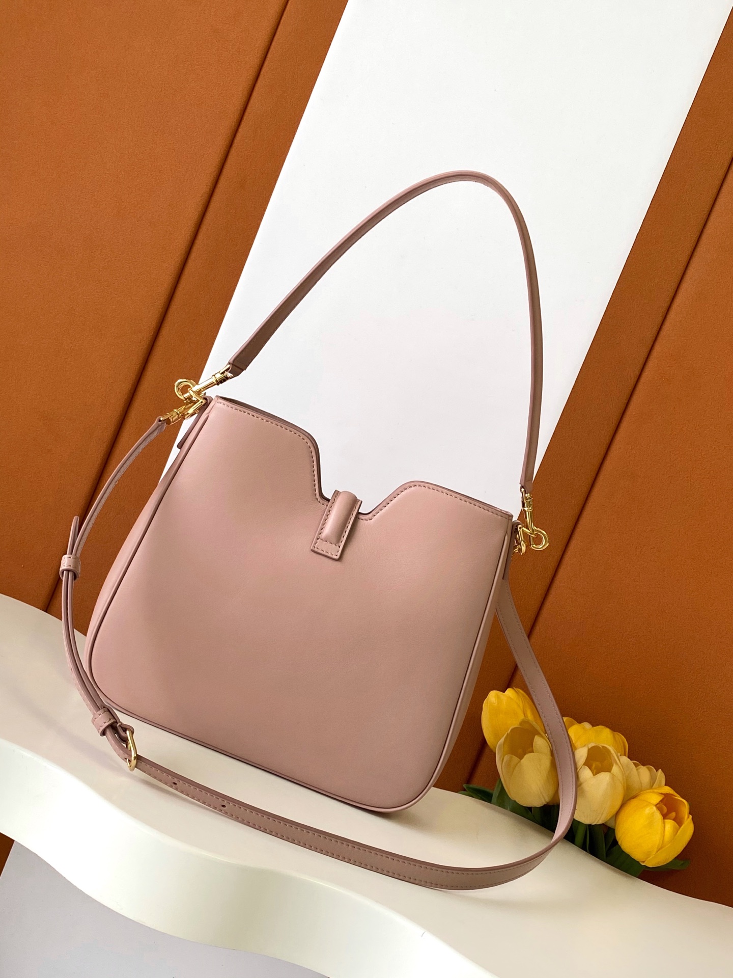 Bagsaaa Ce1i*e Small Camille 16 Soft Bag In Smooth Calfskin Soft Peach - 24.5cm