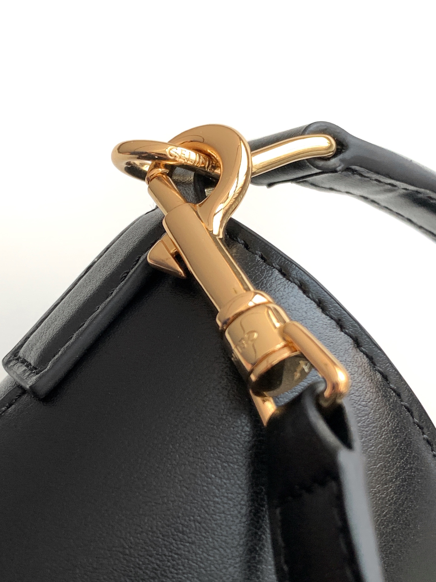 Bagsaaa Ce1i*e Small Bucket L0vise In Smooth Calfskin 119173 Black - 19cm