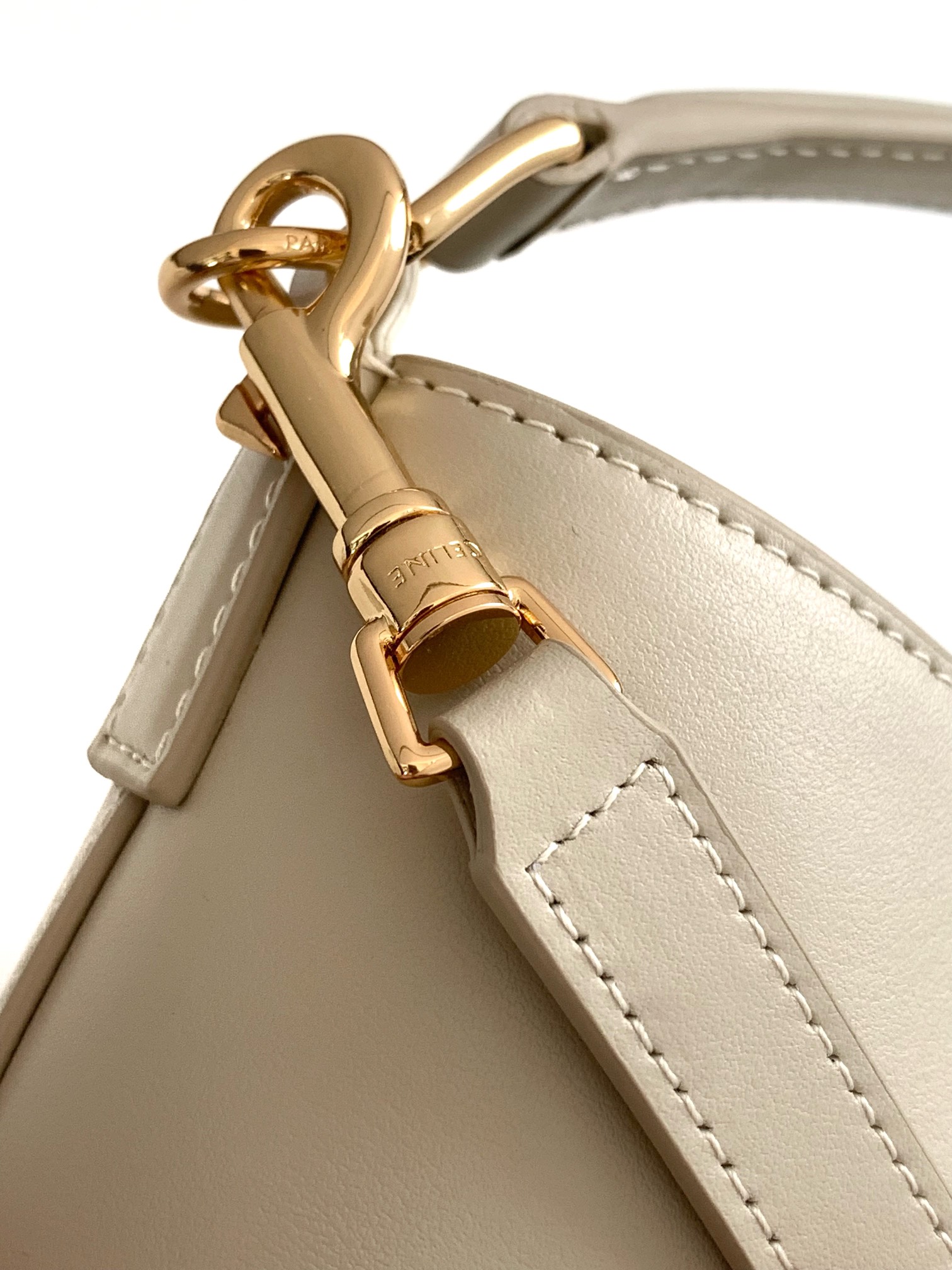 Bagsaaa Ce1i*e Small Bucket L0vise In Smooth Calfskin 119173 White - 19cm