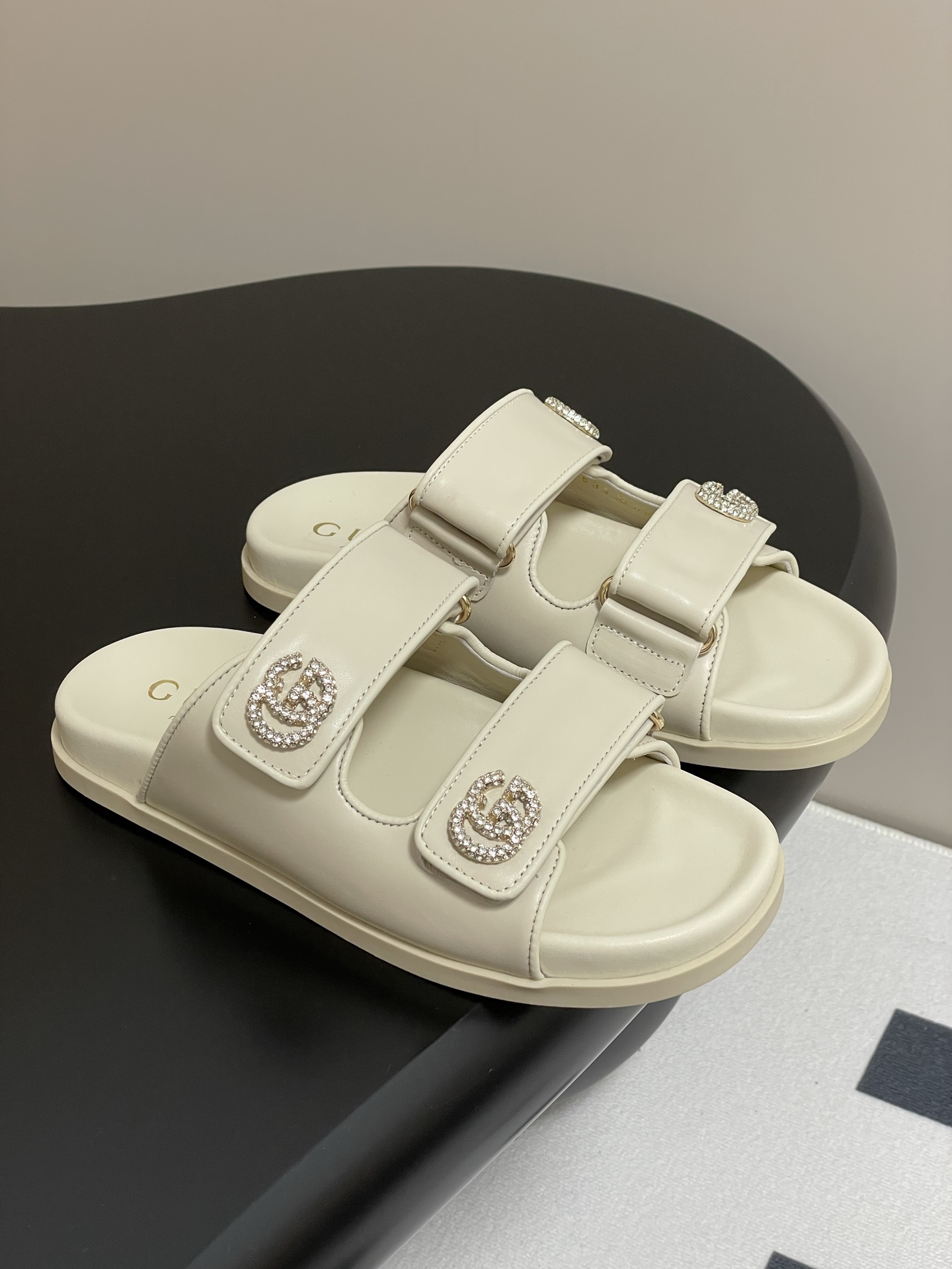Bagsaaa Gvc*1 Women's sandal with Double G 816633 Ivory