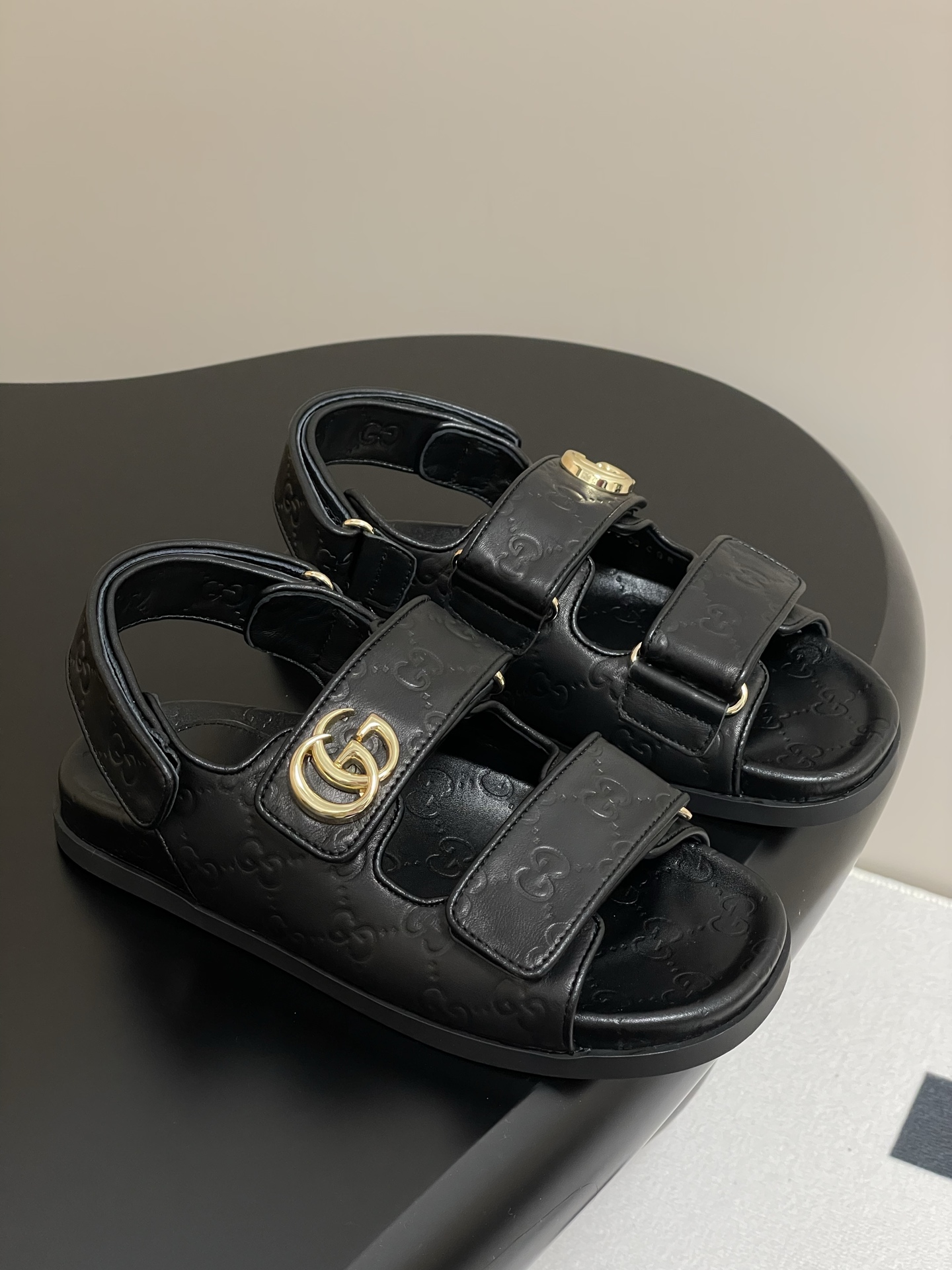 Bagsaaa Gvc*1 Women's sandal with Double G 816625 black